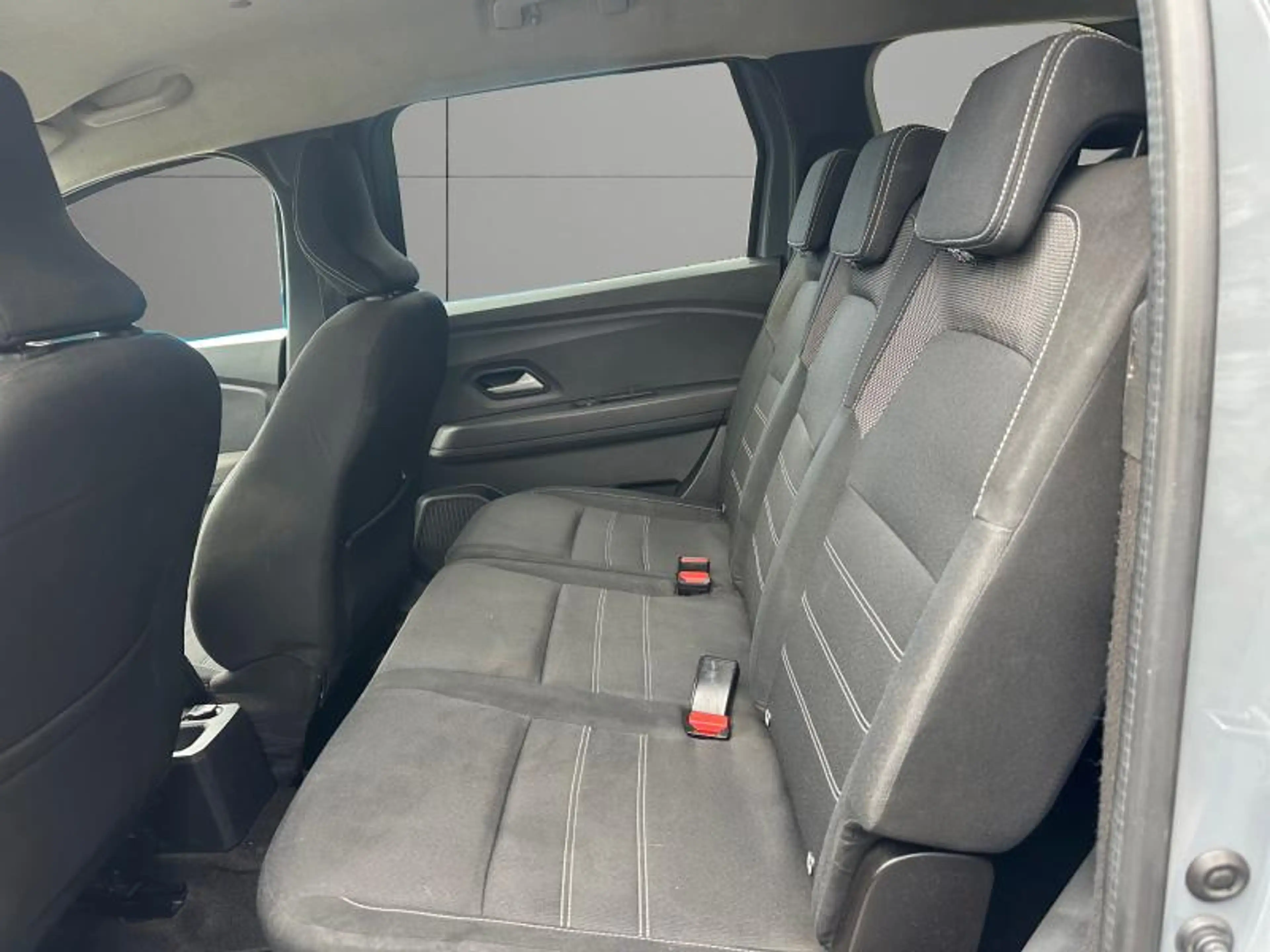 Dacia Jogger 1.0 110cv 7pl gris 03/23 87958km Airco GPS Cruise — photo 9