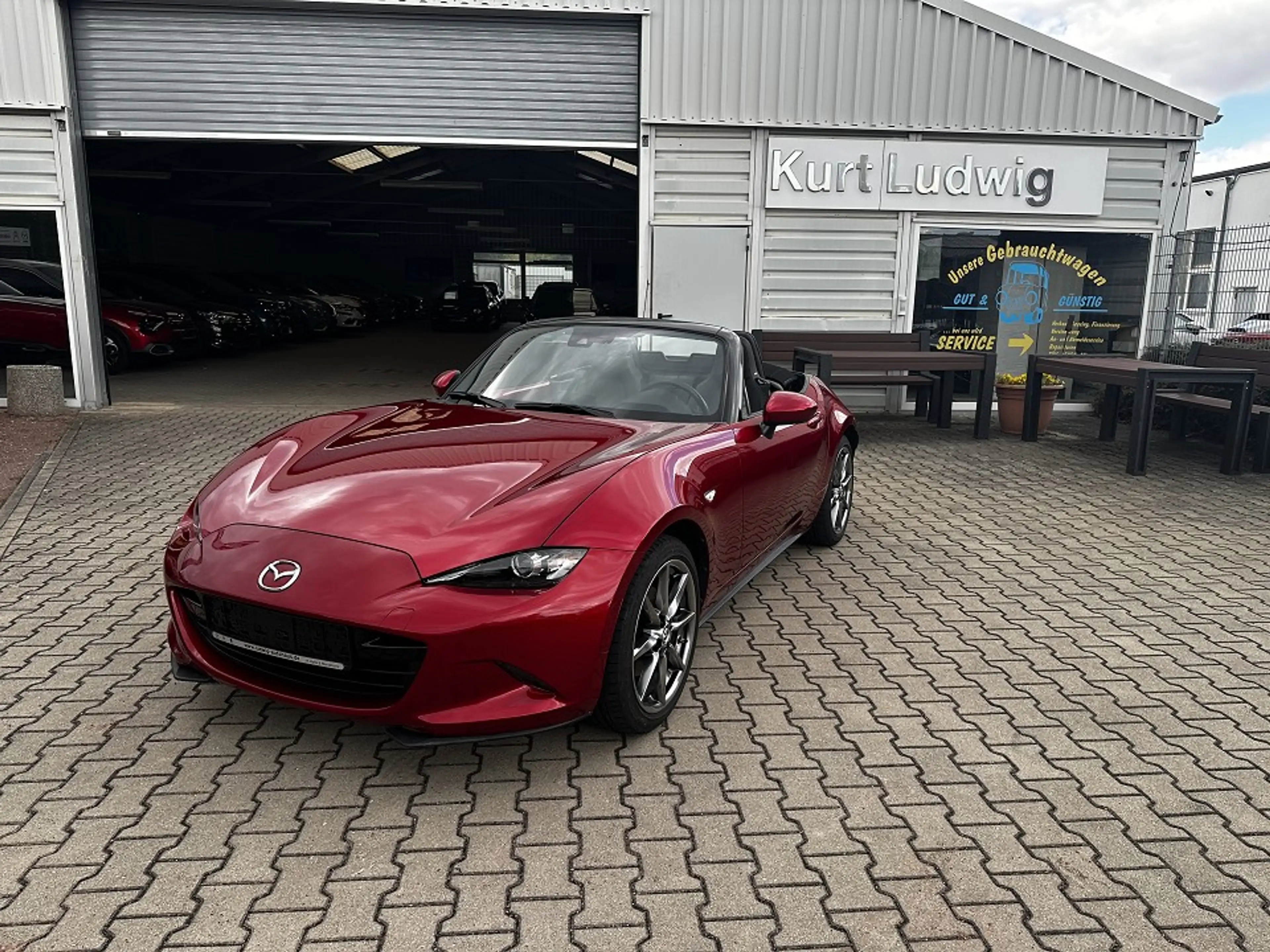 Mazda MX-5 Roadster SKYACTIV-G 2.0 6GS Selection ACT-P Select