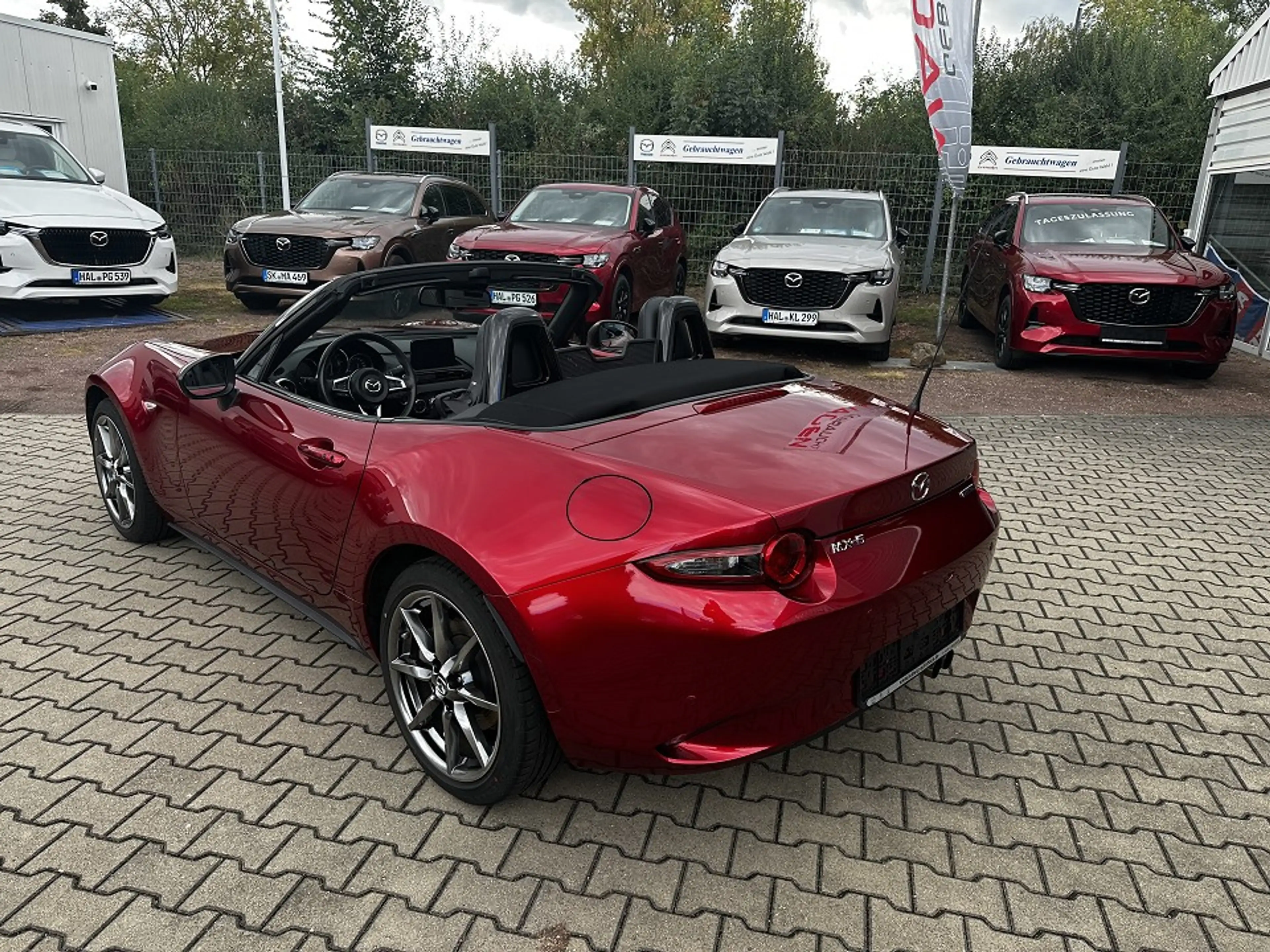 Mazda MX-5 Roadster SKYACTIV-G 2.0 6GS Selection ACT-P Select — photo 3