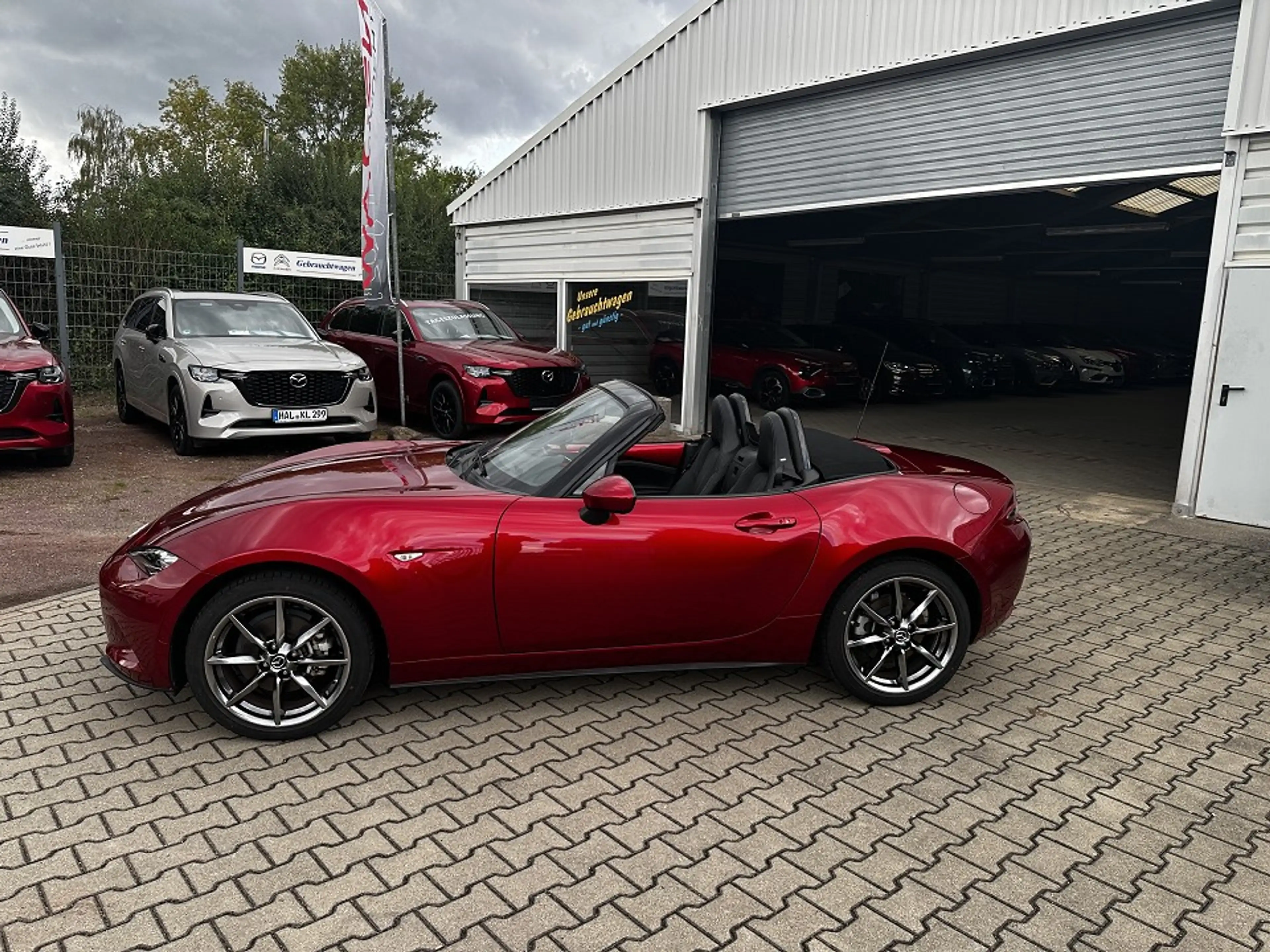 Mazda MX-5 Roadster SKYACTIV-G 2.0 6GS Selection ACT-P Select — photo 2