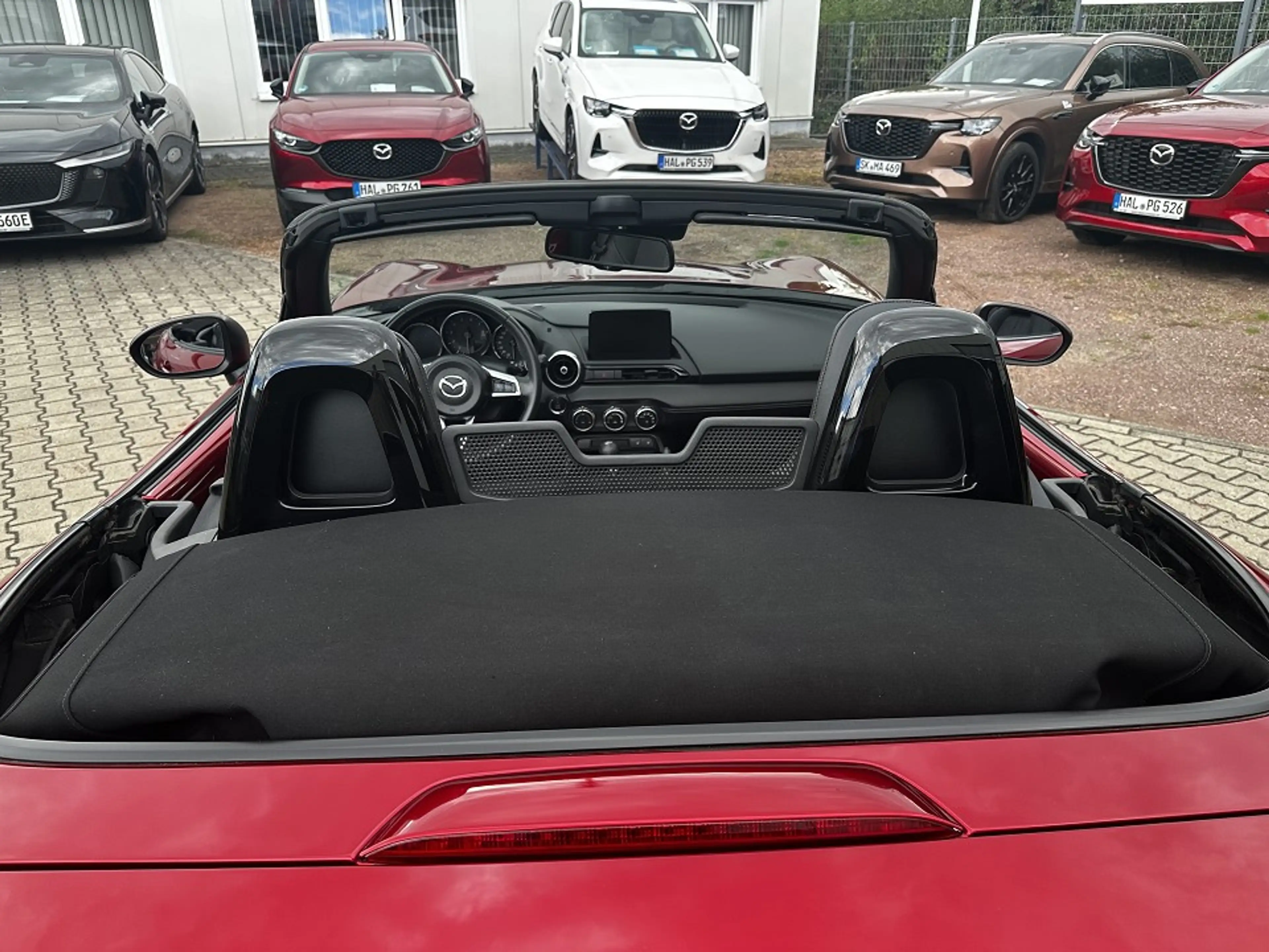 Mazda MX-5 Roadster SKYACTIV-G 2.0 6GS Selection ACT-P Select — photo 11