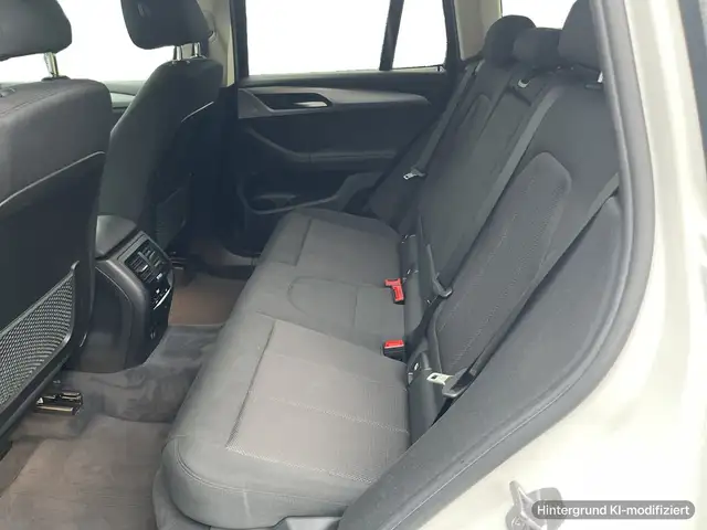 BMW X3 view 11