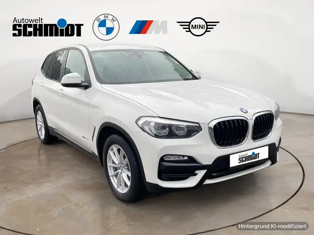 BMW X3 view 8