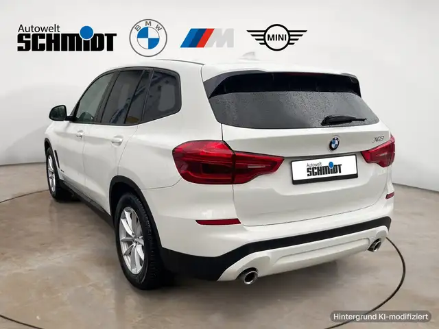 BMW X3 view 4