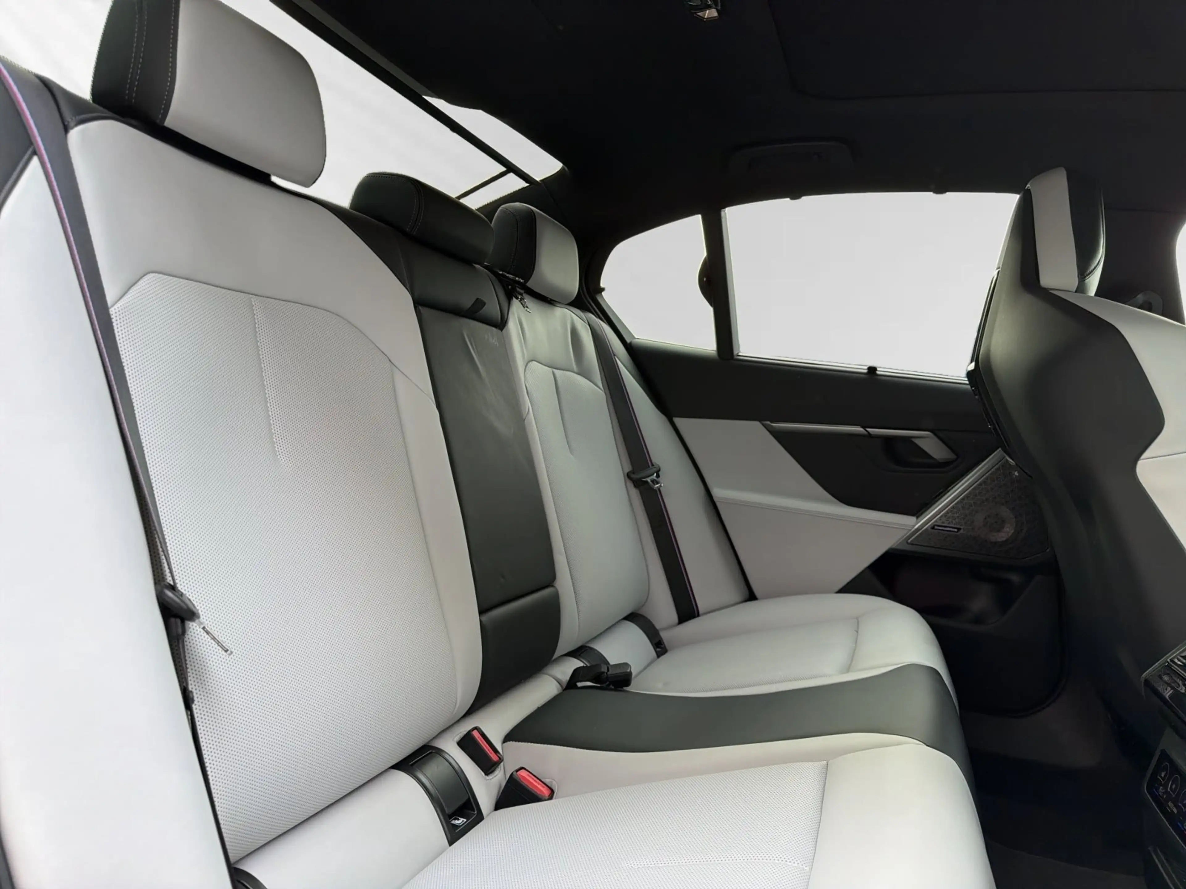 BMW M5 Limousine Panorama|B&W|DAProf.|PA+ — photo 15