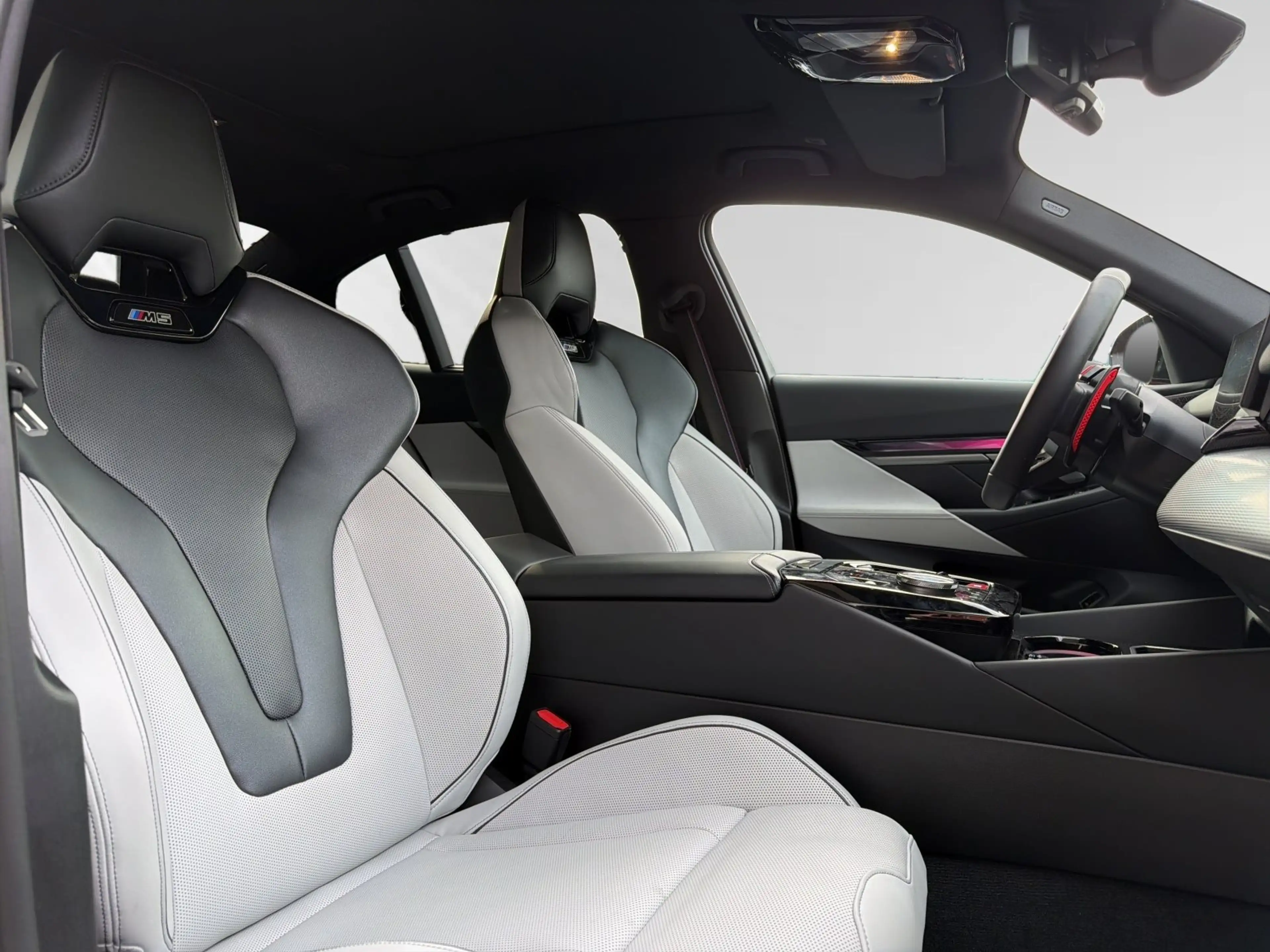 BMW M5 Limousine Panorama|B&W|DAProf.|PA+ — photo 9