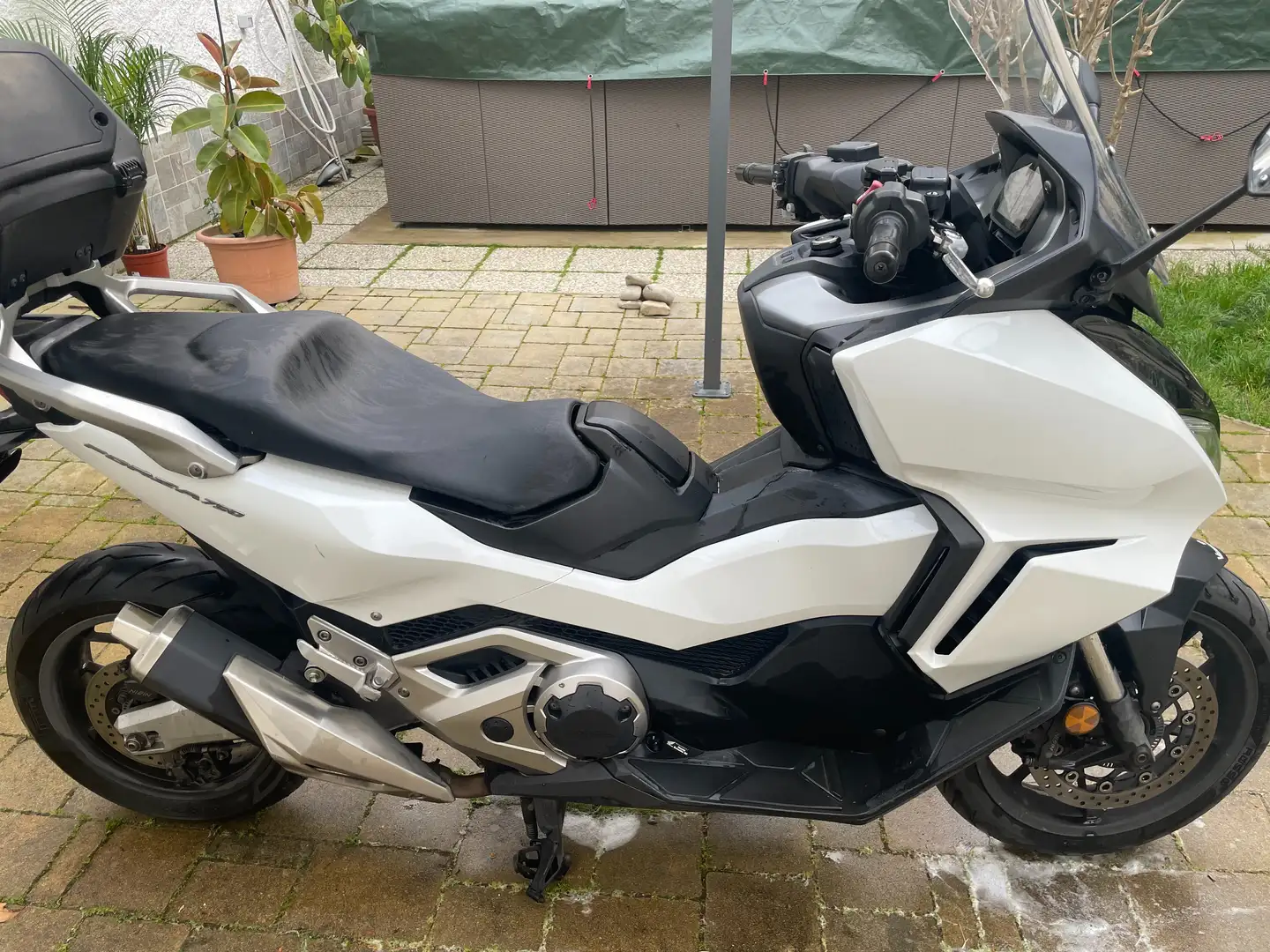 Honda Forza 750 Urban 2023 Pearl Glare White Blanco - 2