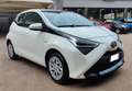 Toyota Aygo 1.0 VVT-i 69 CV 5 porte x-business MMT Weiß - thumbnail 1