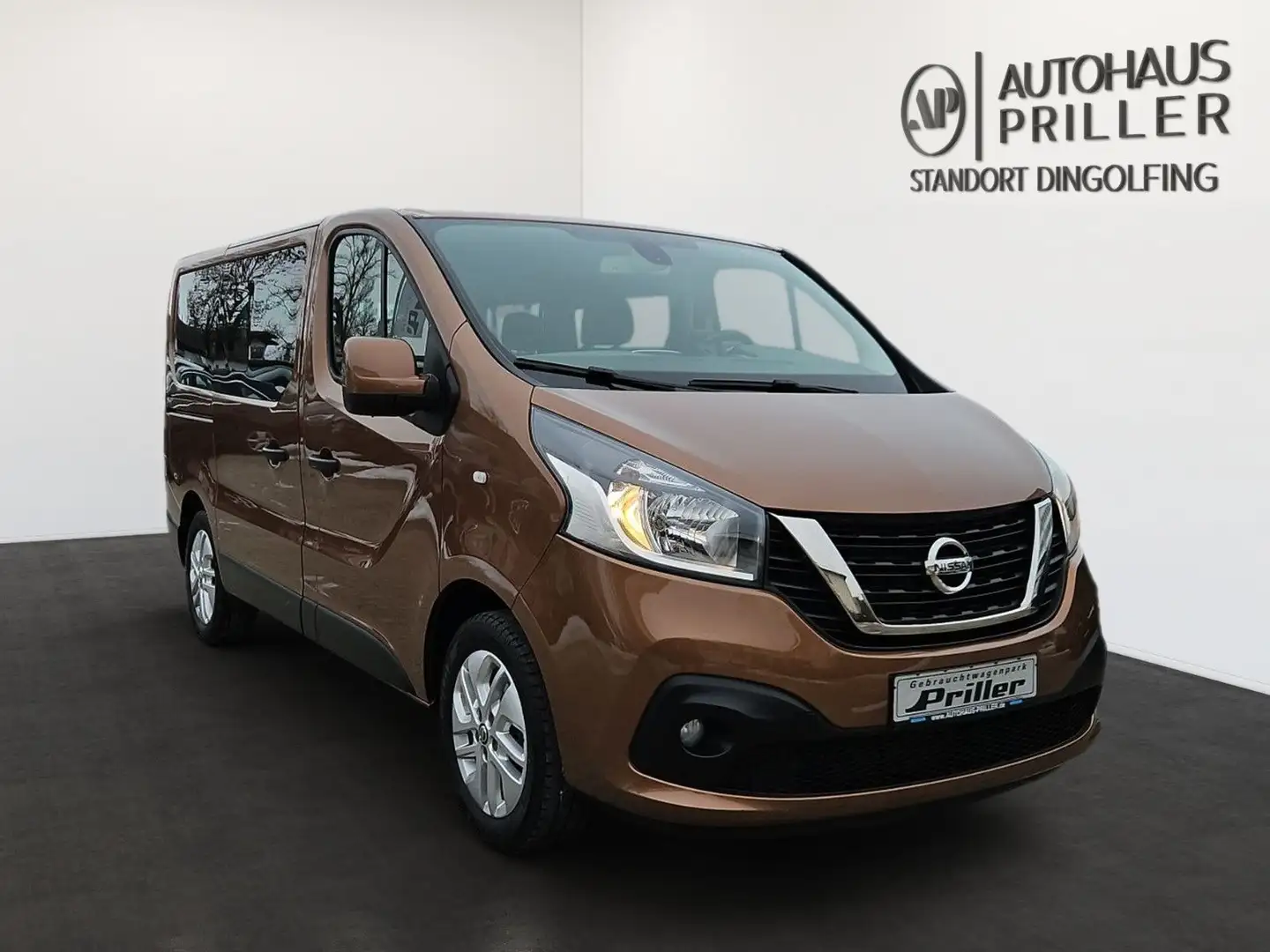 Nissan NV300 Kombi L1H1 2,7t PREMIUM/NAVI/DAB/8.Sitzer Braun - 2