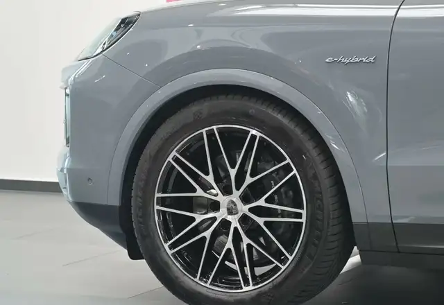 Porsche Cayenne E-Hybrid*BOSE*LUFT*HUD*INNO*PANO*AHK*14WEG Ansicht 23