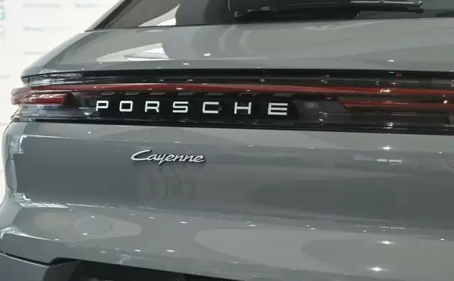 Porsche Cayenne E-Hybrid*BOSE*LUFT*HUD*INNO*PANO*AHK*14WEG Ansicht 22