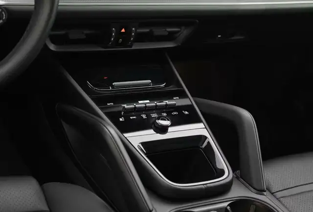 Porsche Cayenne E-Hybrid*BOSE*LUFT*HUD*INNO*PANO*AHK*14WEG Ansicht 19