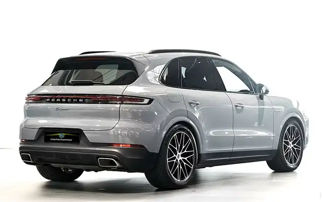 Porsche Cayenne E-Hybrid*BOSE*LUFT*HUD*INNO*PANO*AHK*14WEG Ansicht 4