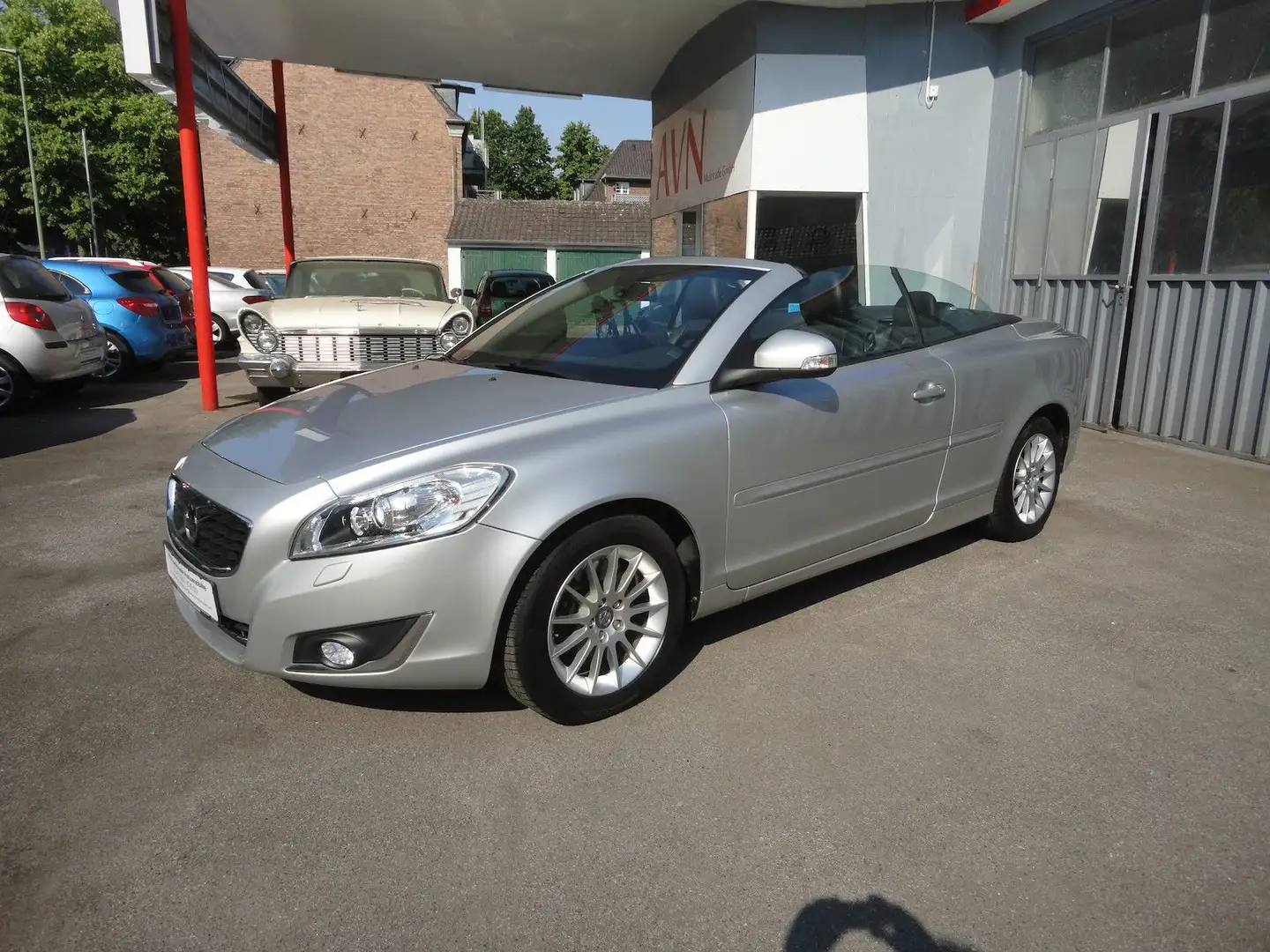 Volvo C70 2,0 D/130 KW 1.Hand+Leder+Xenon Scheckheft Ezüst - 1