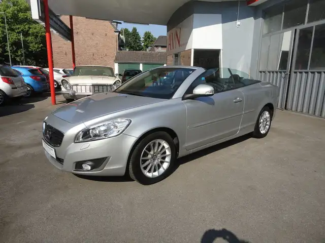 Volvo C70 2,0 D/130 KW 1.Hand+Leder+Xenon Scheckheft