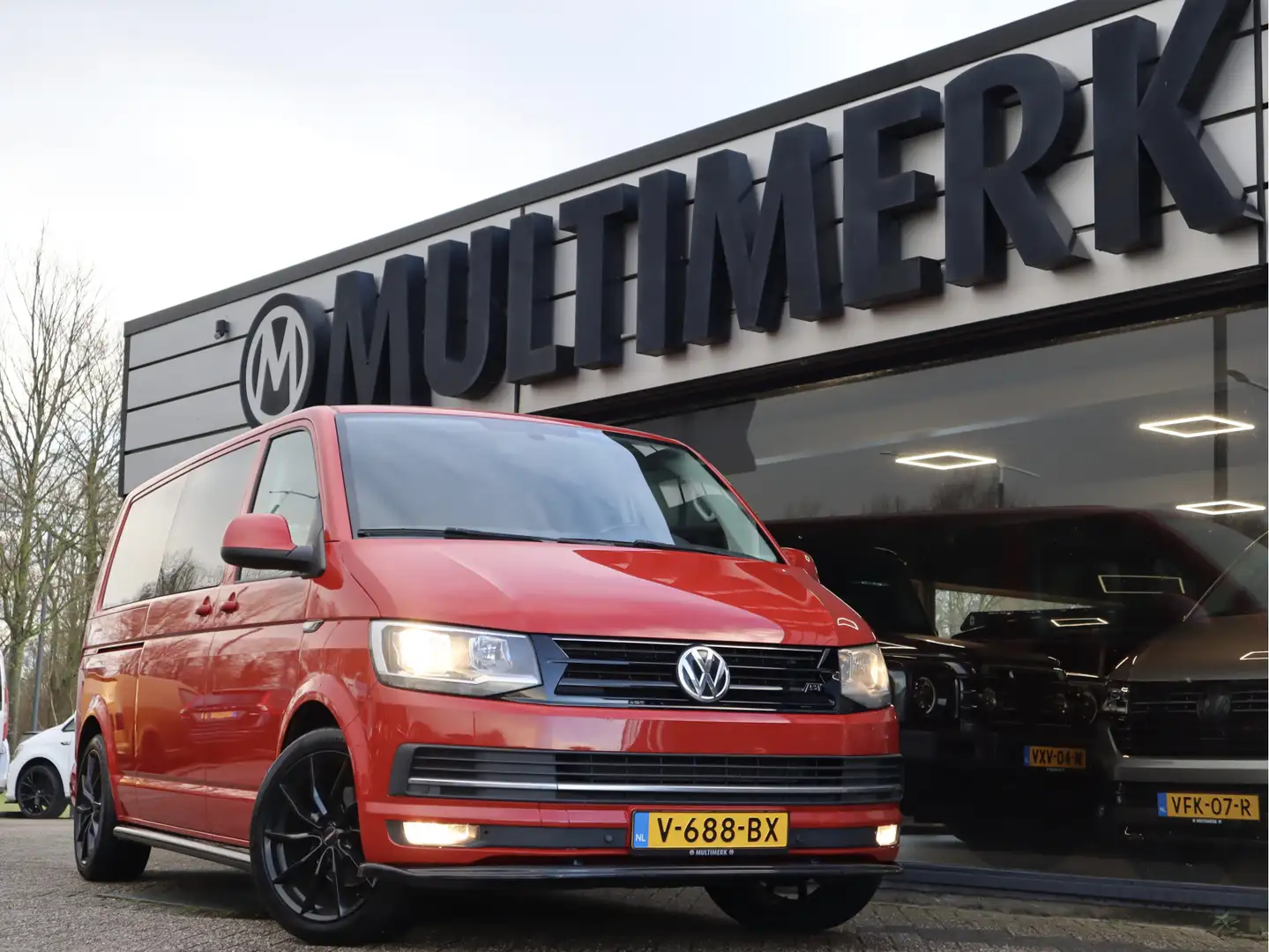 Volkswagen T6 Transporter 2.0 TDI 150PK DSG LUXE DUBBELE CABINE Rojo - 1