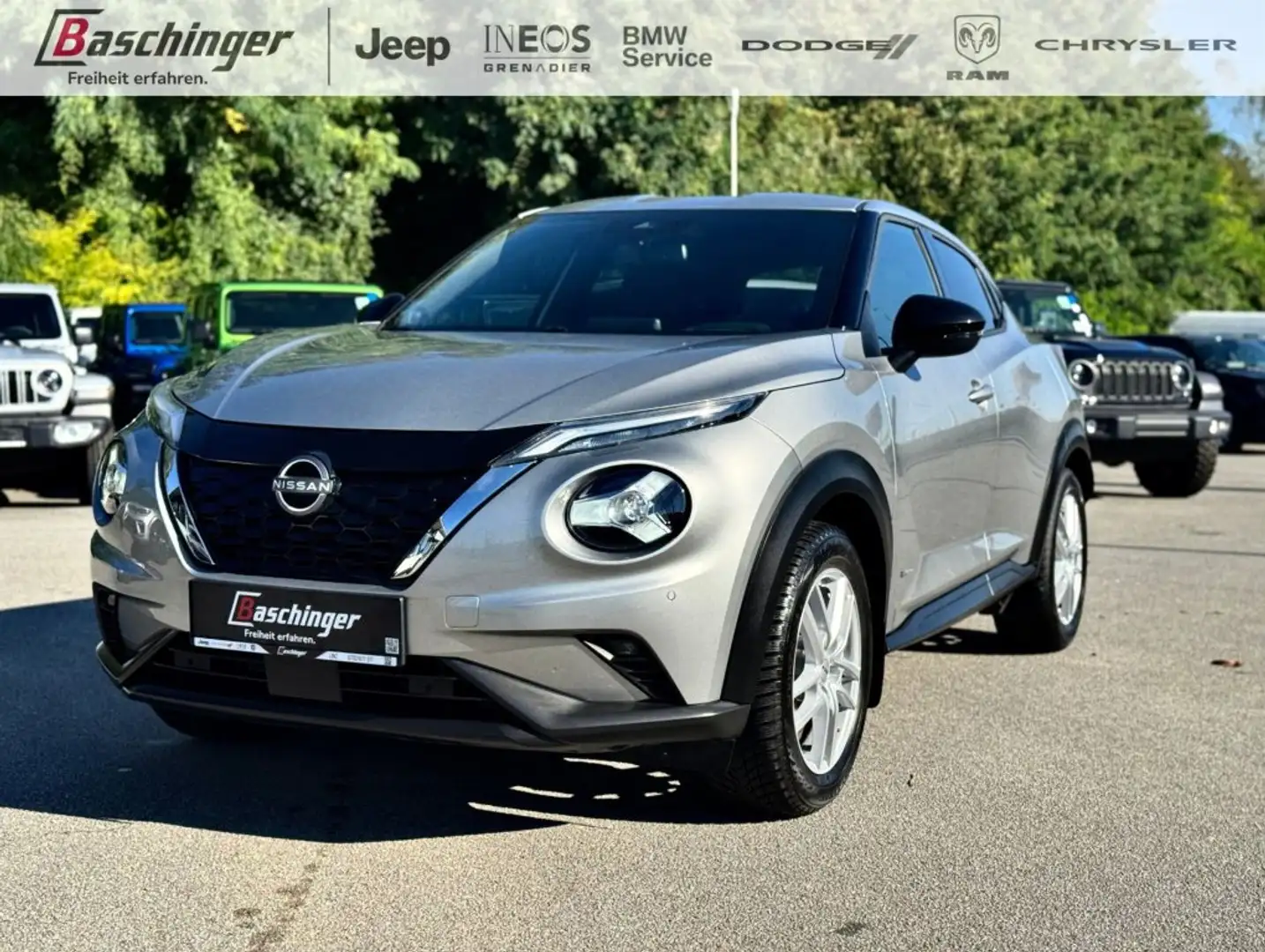 Nissan Juke N-Connecta 1.6 Hybrid + Winterkompletträder Grau - 1