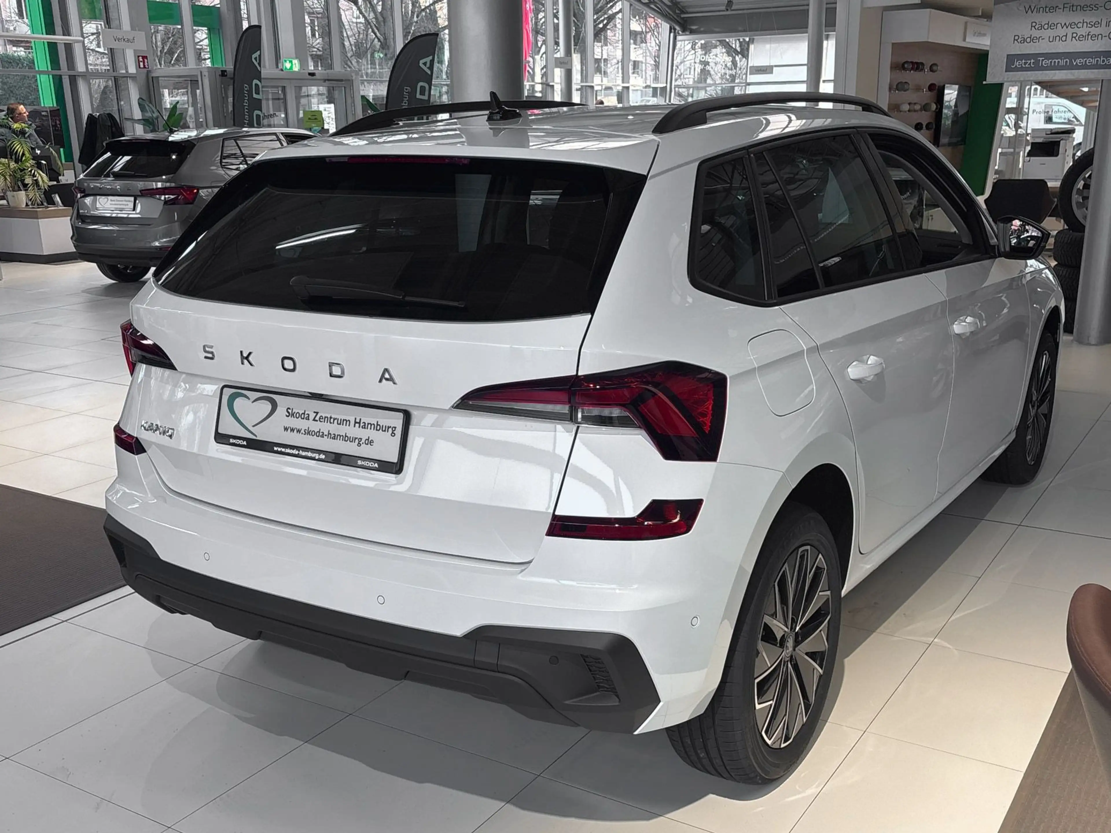 Skoda Kamiq Tour 1.5 TSI DSG AHK Sitzheizung CarPlay — photo 4