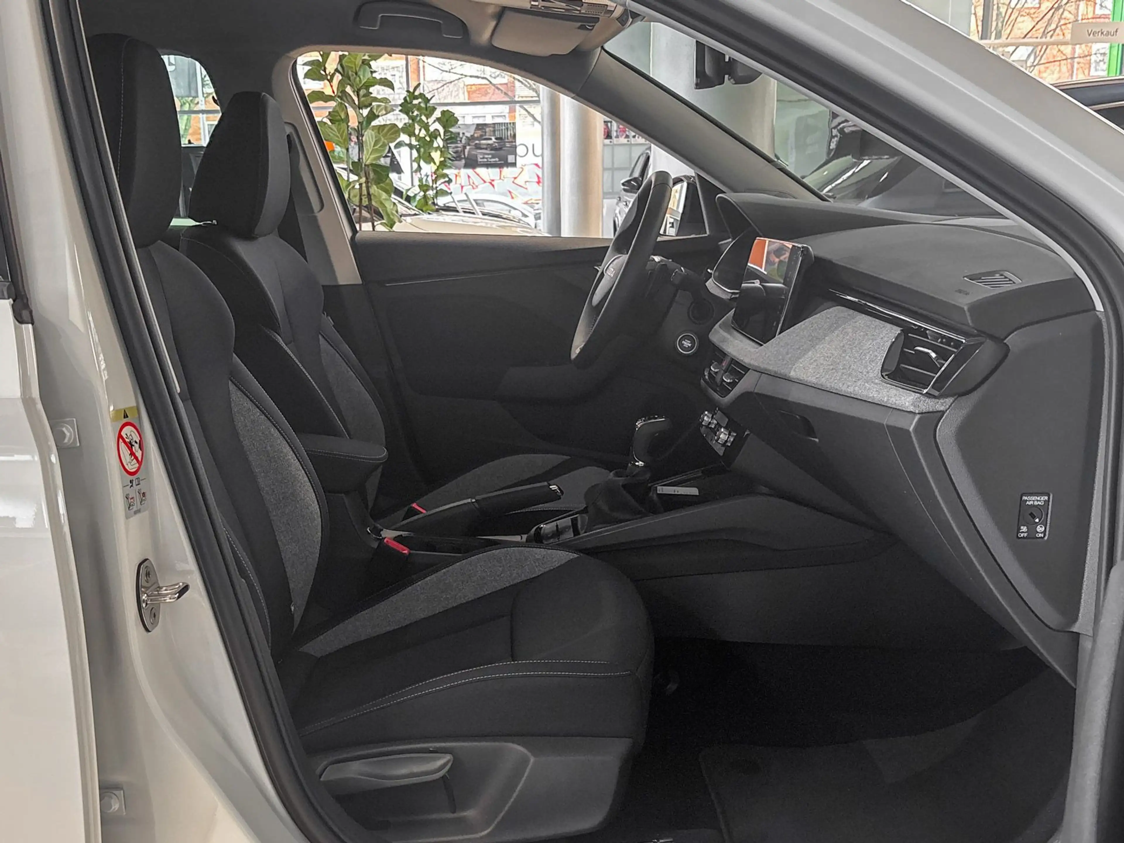 Skoda Kamiq Tour 1.5 TSI DSG AHK Sitzheizung CarPlay — photo 6