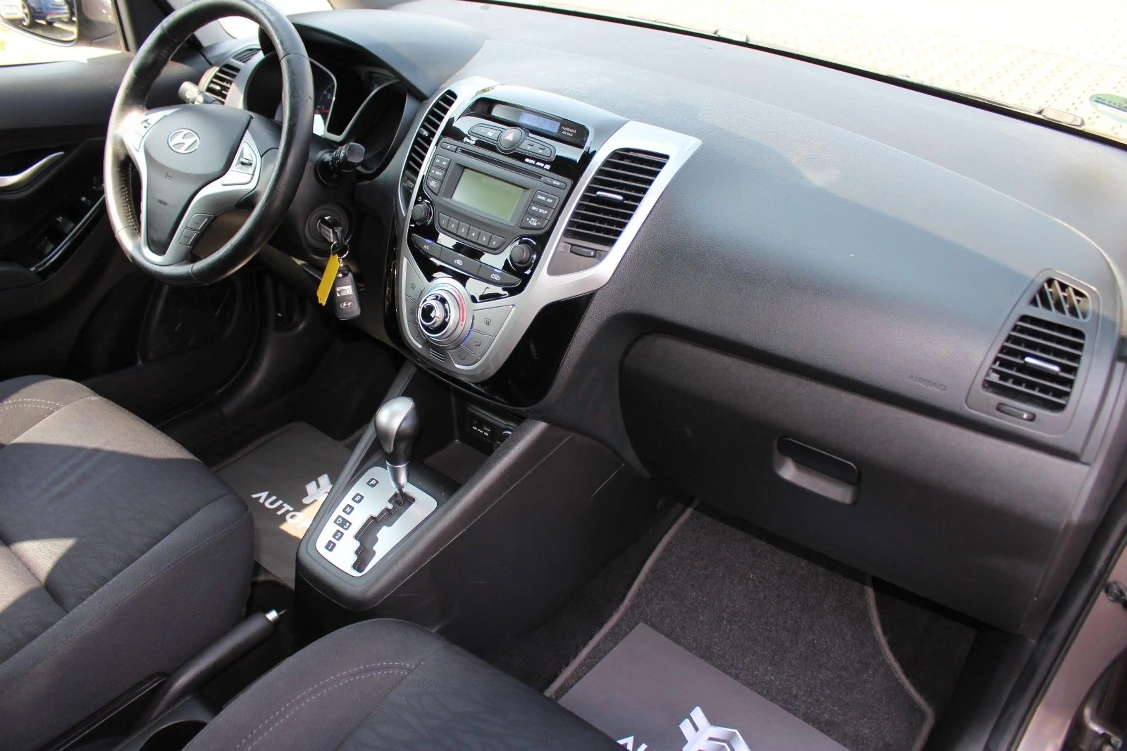 Hyundai iX20 1.6 Comfort/VOLLSHEFT/KLIMA/PDC/RADIO/AUX — photo 12