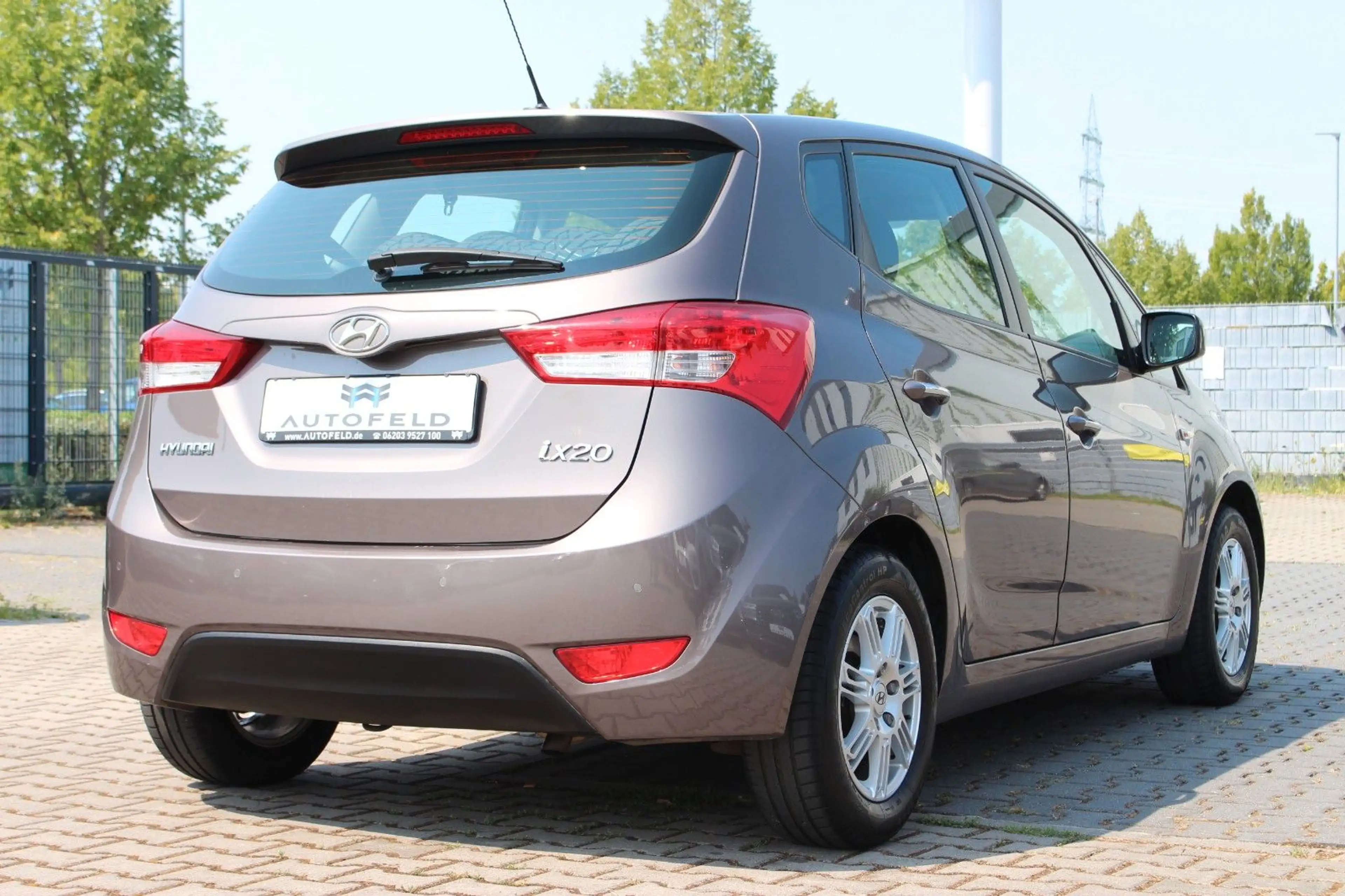 Hyundai iX20 1.6 Comfort/VOLLSHEFT/KLIMA/PDC/RADIO/AUX — photo 4