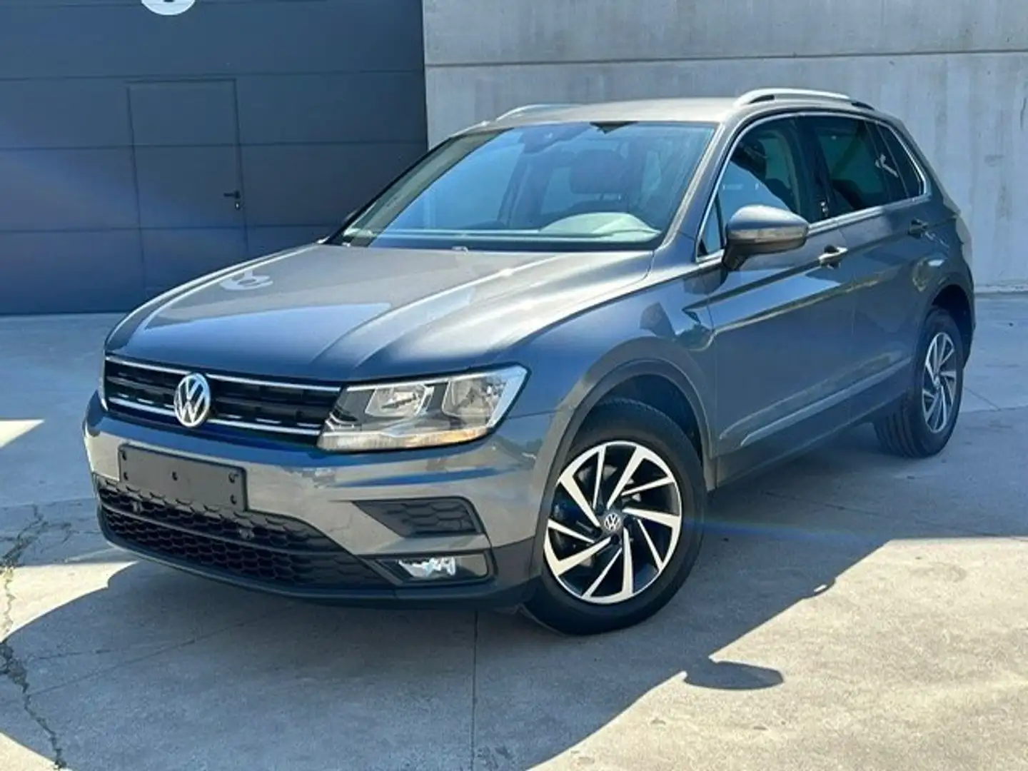 Volkswagen Tiguan 1.4 TSI Highline 125CV euro 6 Série SOUND Gris - 1