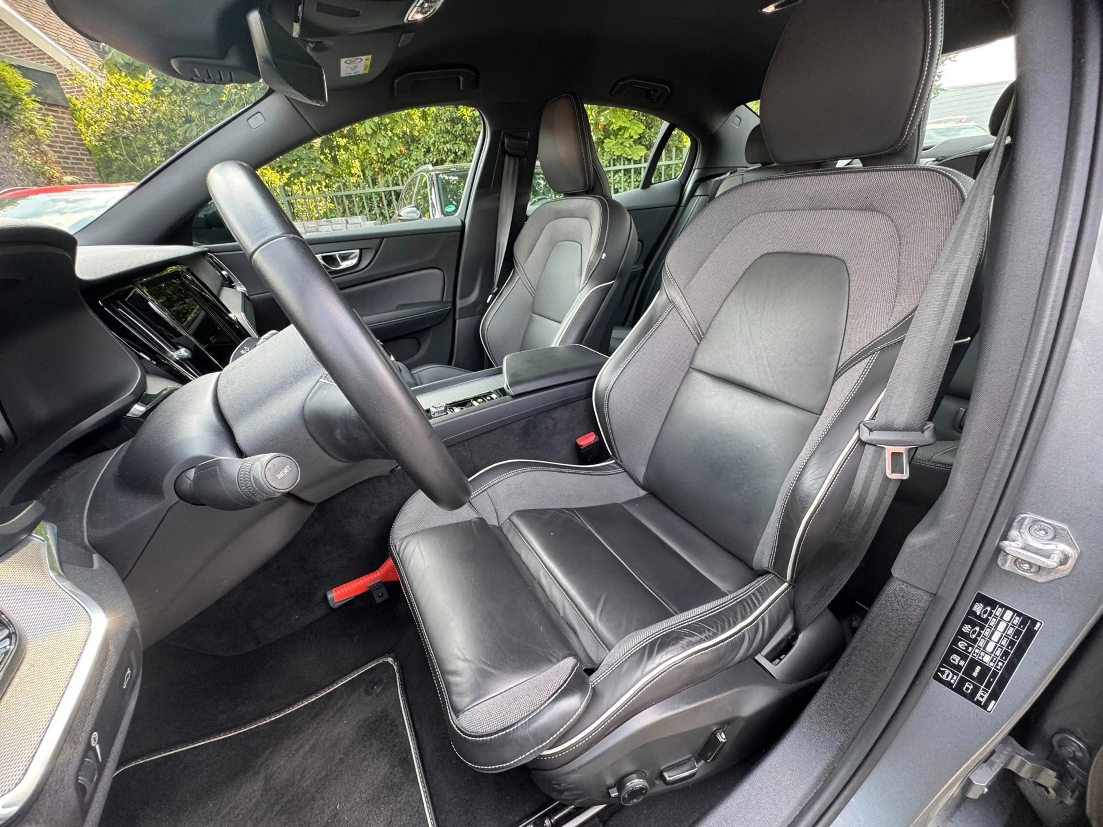 Volvo S60 2.0 B3 R-Design|Sportstoel|Camera|Memory| — photo 20