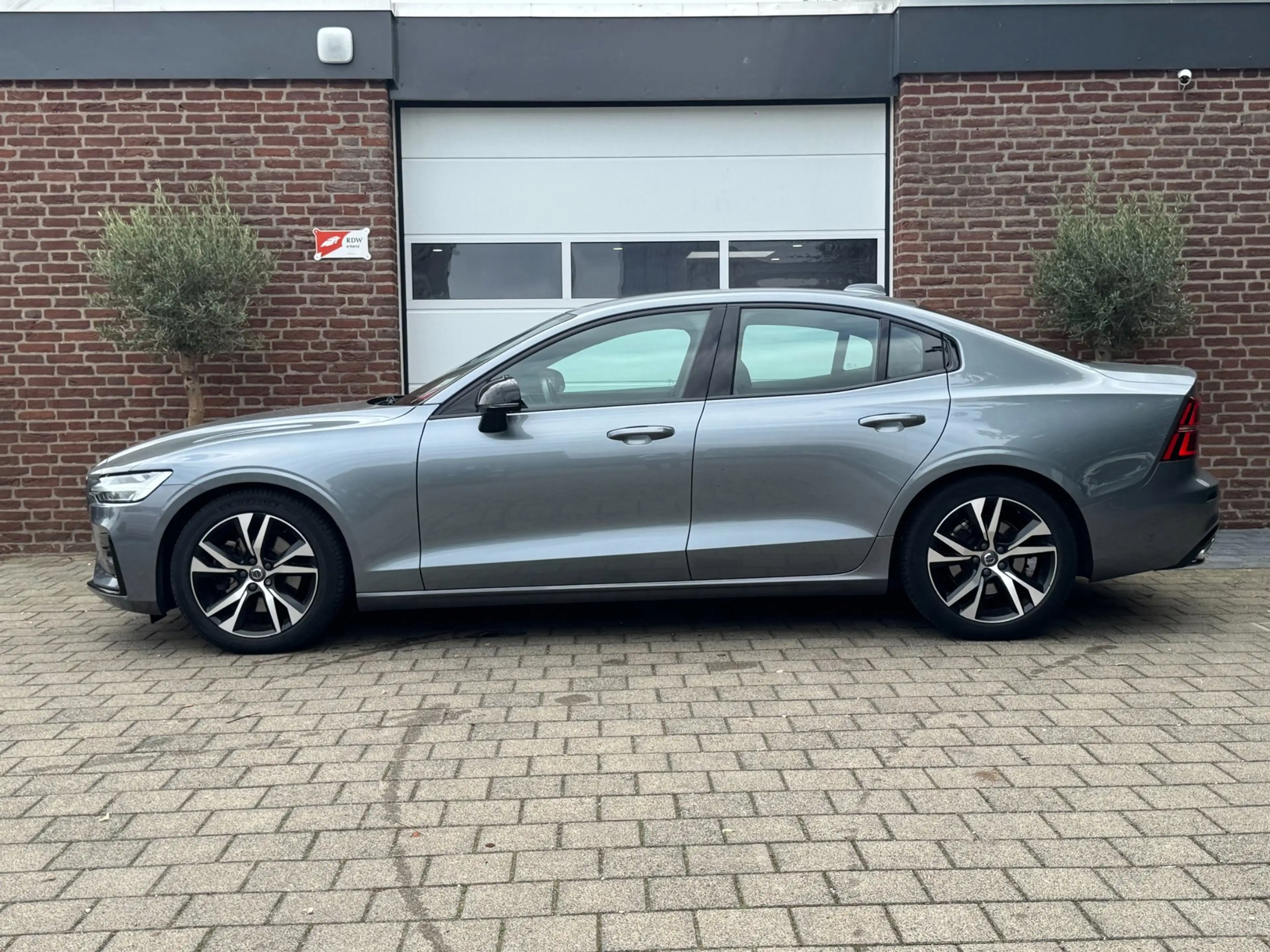 Volvo S60 2.0 B3 R-Design|Sportstoel|Camera|Memory| — photo 3
