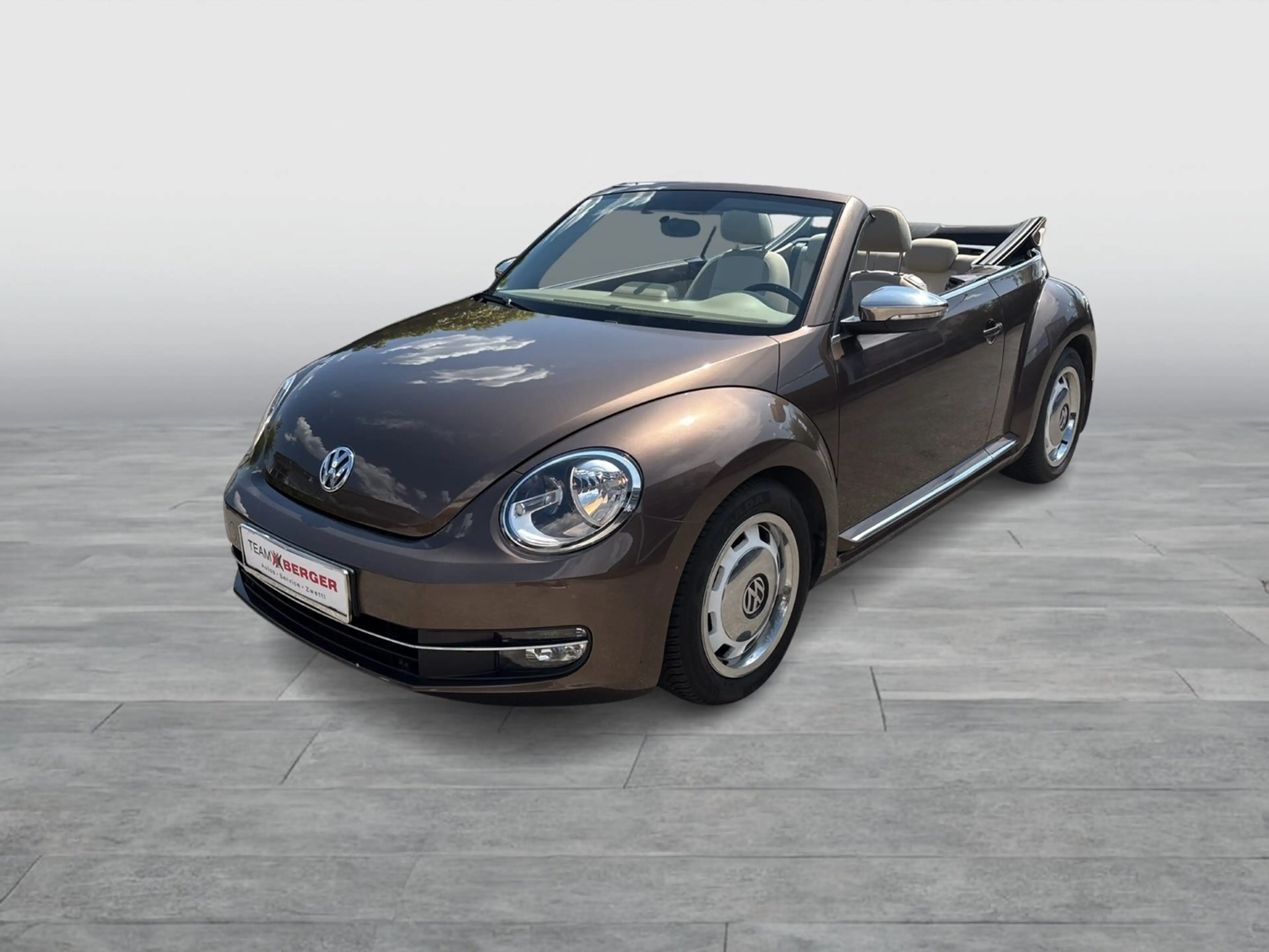 Volkswagen Beetle VW The Beetle Cabriolet Design BMT TSI — photo 8