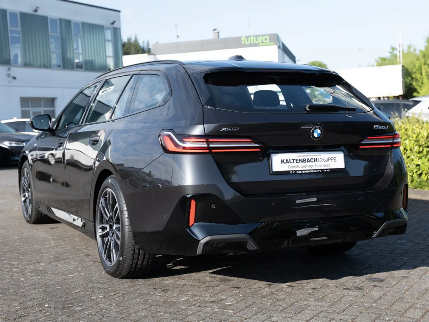 BMW 520 d Touring xDrive M-Sport PANO AHK HUD LED Gris - 2