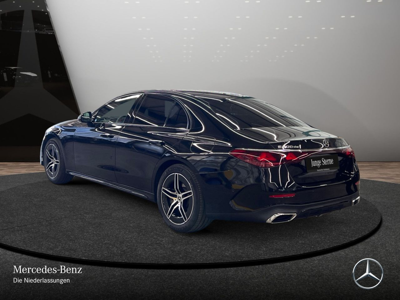 Mercedes-Benz E 300 de Hybrid AMG Fahrass Pano Burmester Distr+ — photo 10