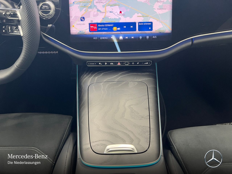 Mercedes-Benz E 300 de Hybrid AMG Fahrass Pano Burmester Distr+ — photo 15