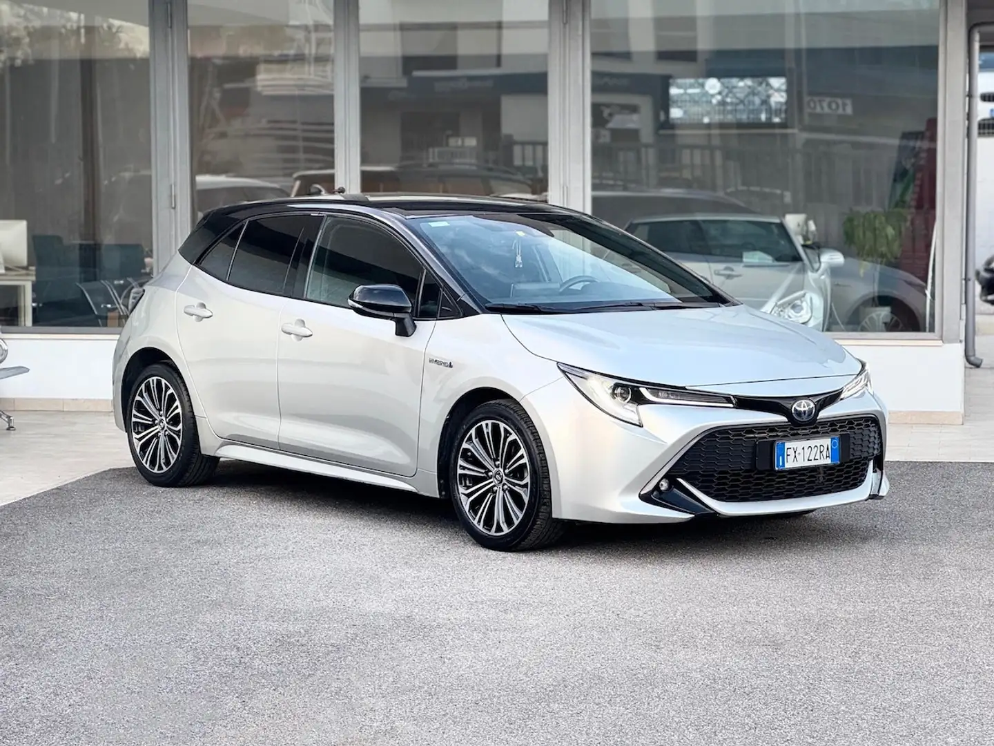 Toyota Corolla 1.8 Hybrid 98CV E6 Automatica - 2019 Argento - 1