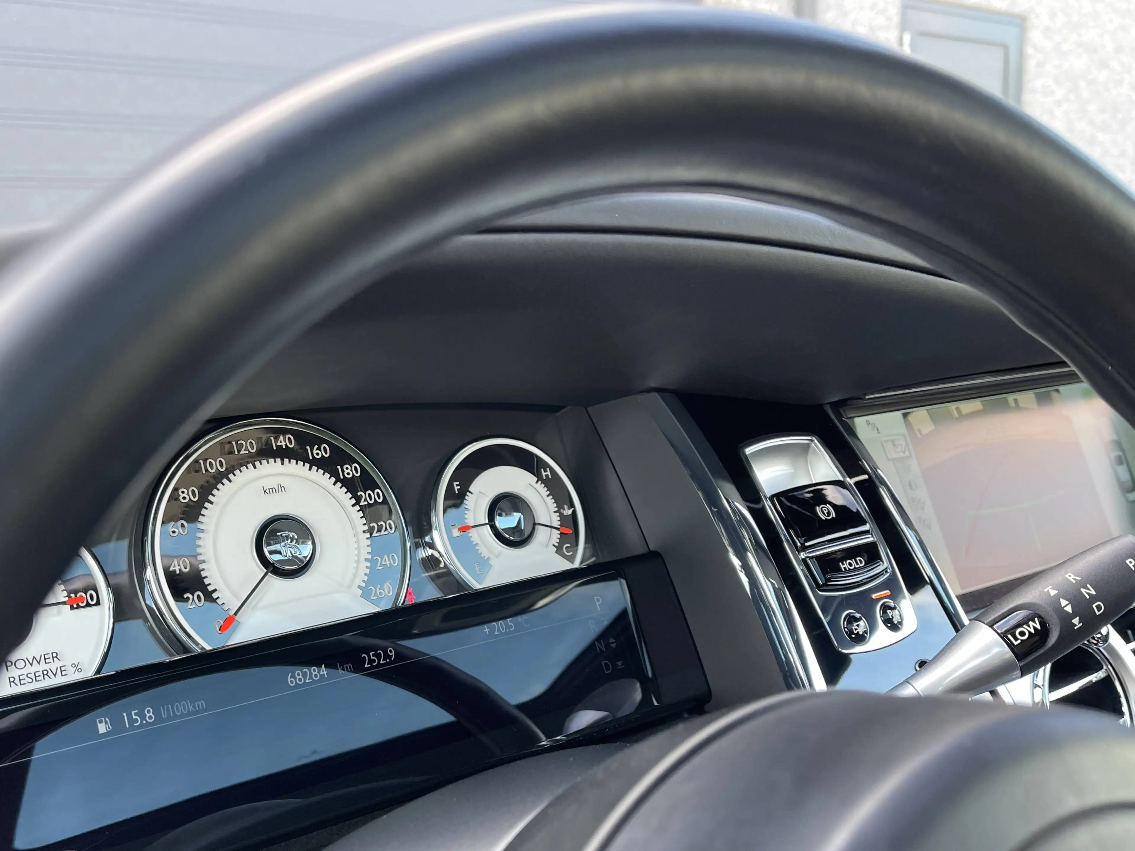 Rolls-Royce Wraith — photo 14