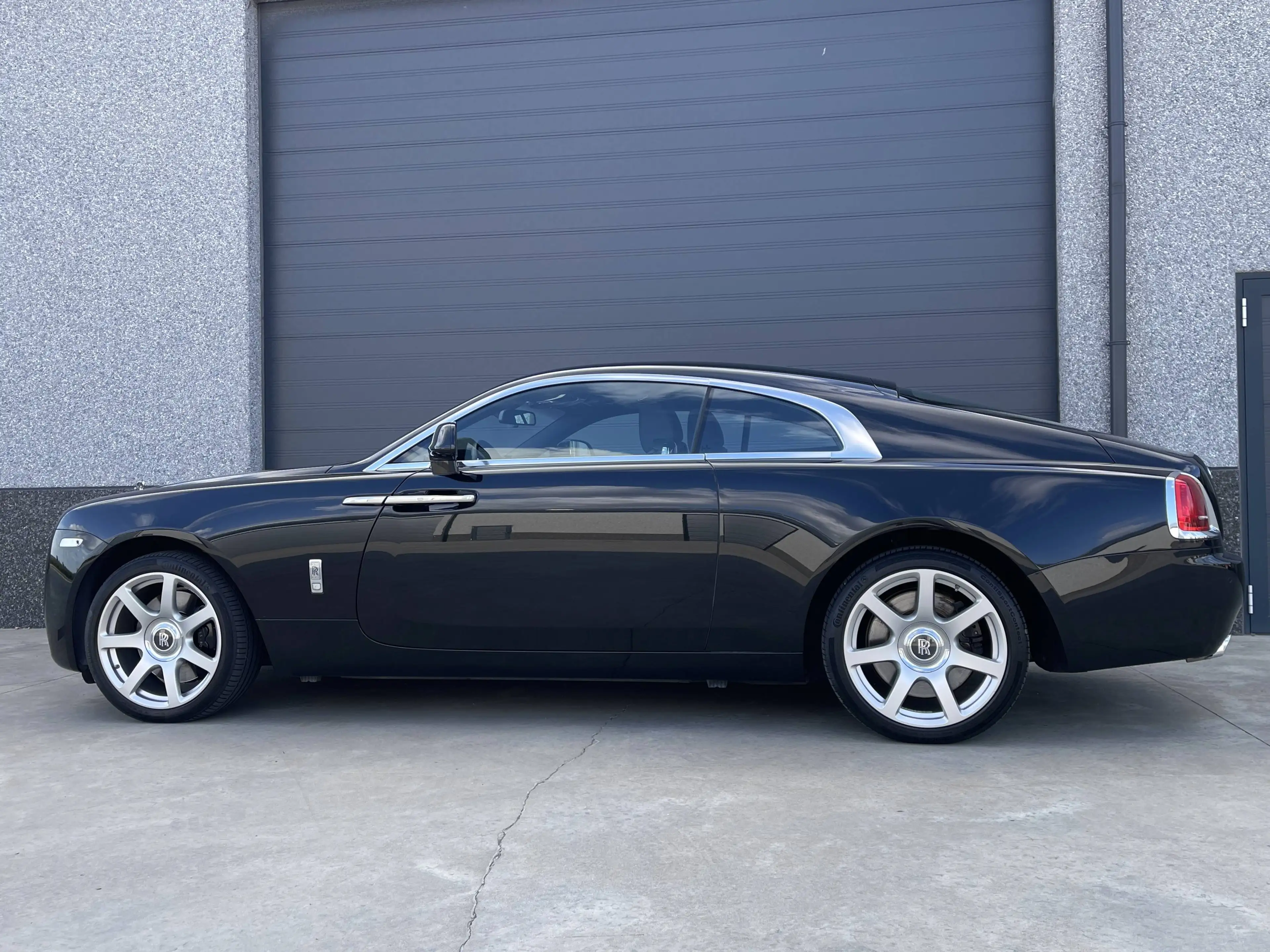 Rolls-Royce Wraith — photo 8