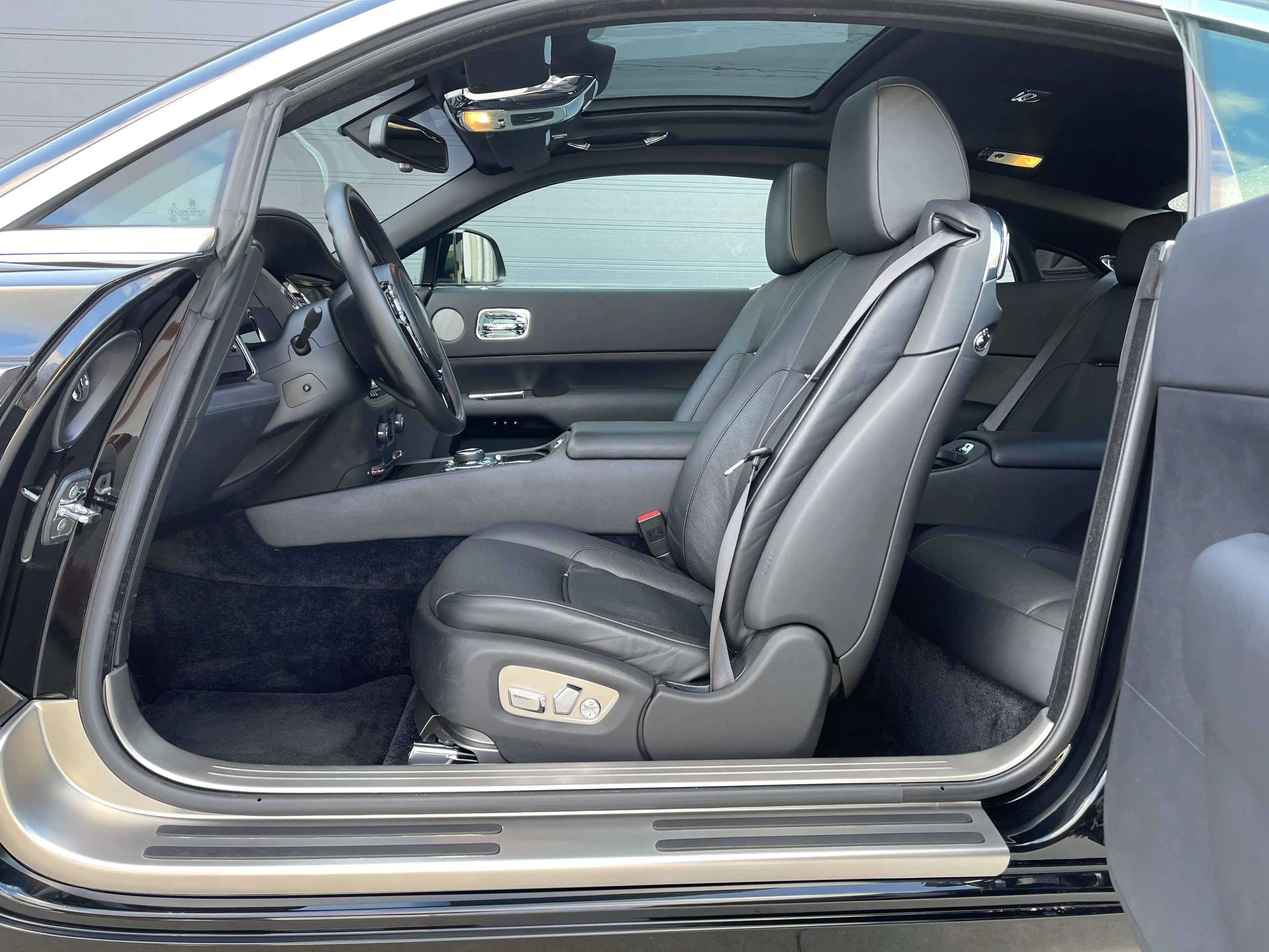 Rolls-Royce Wraith — photo 10