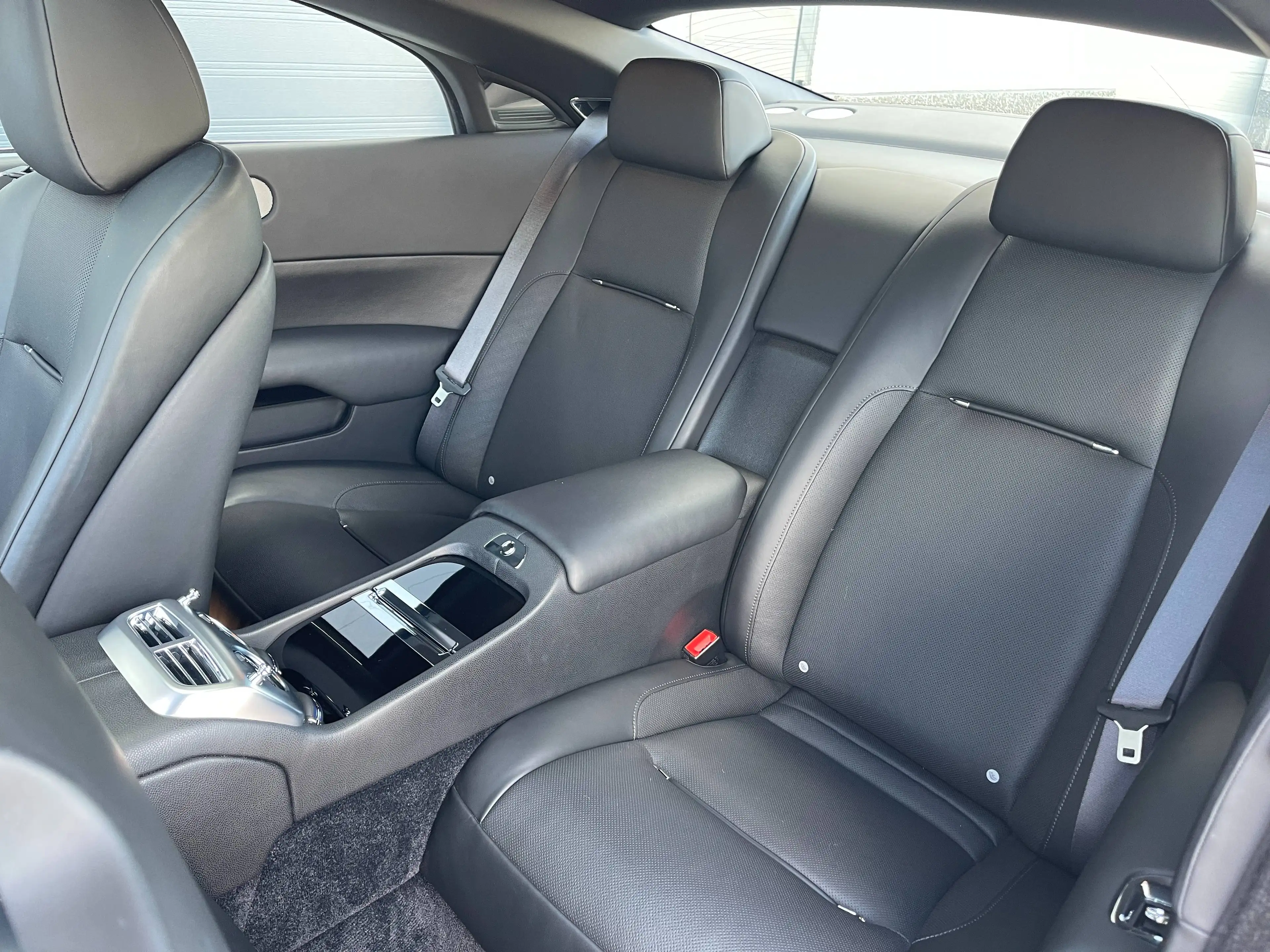 Rolls-Royce Wraith — photo 15