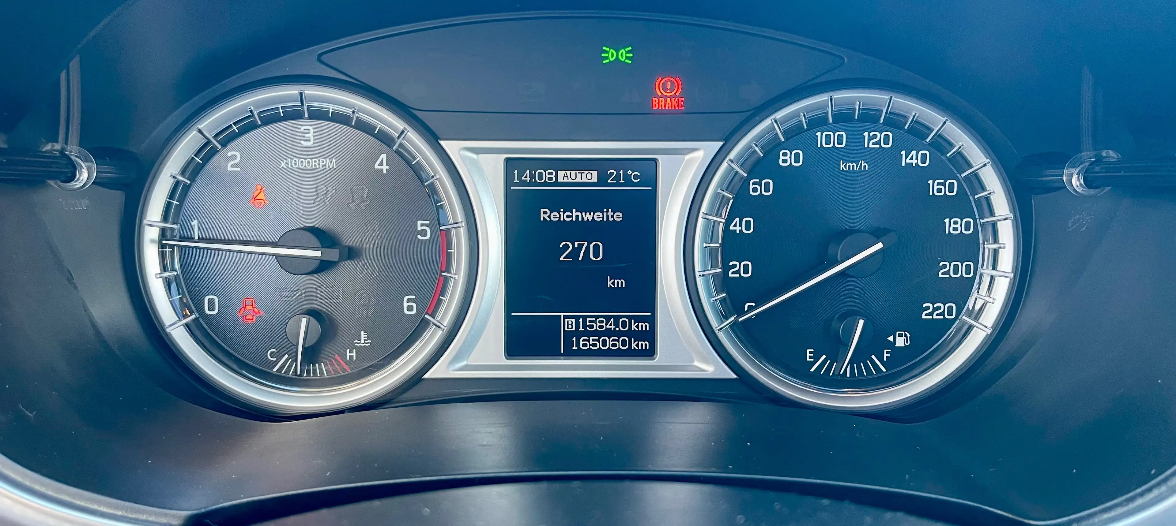 Suzuki Vitara 1.6 DDiS Comfort 4x4 — photo 12