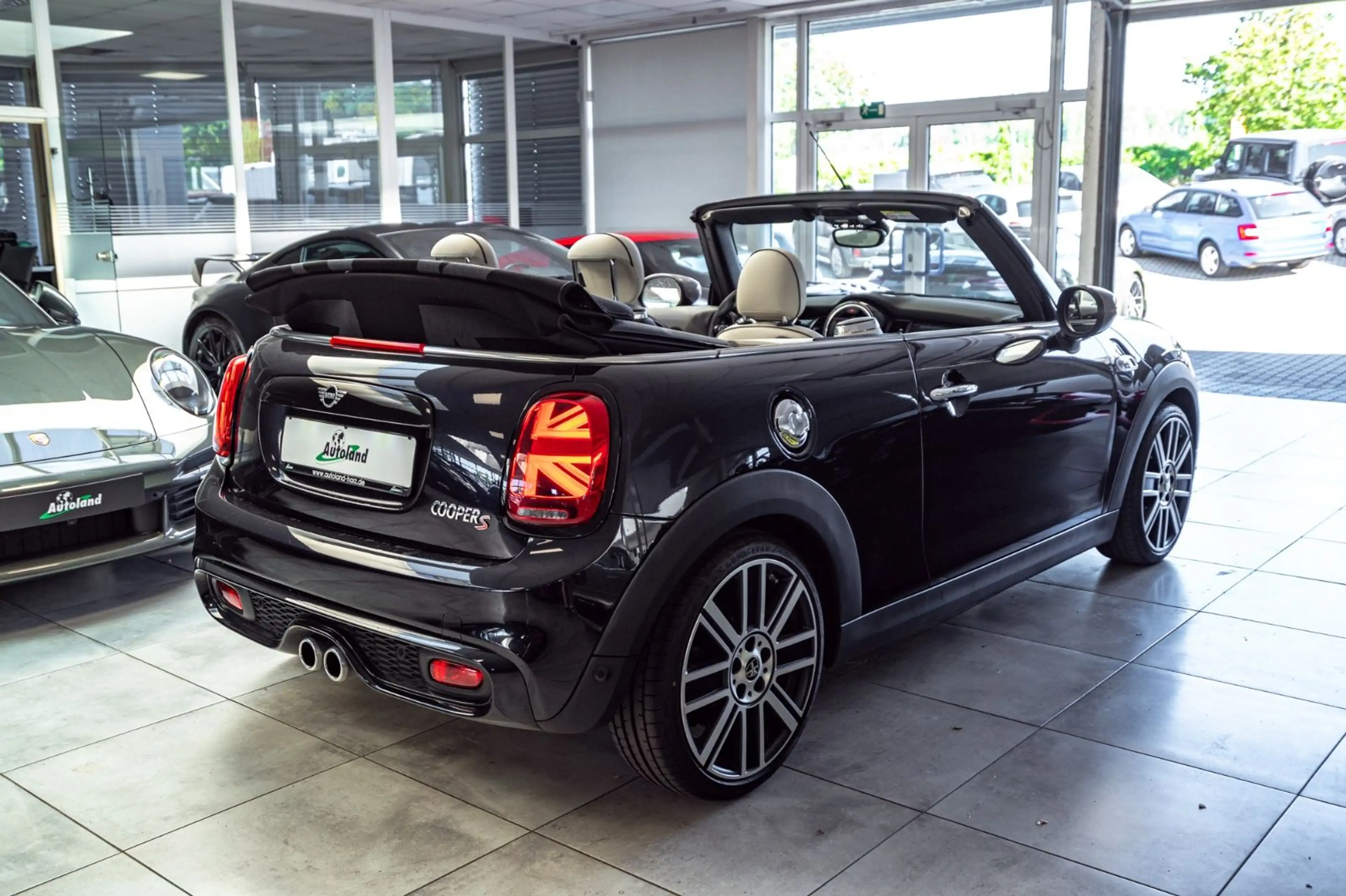 MINI Cooper S Cabrio Mini Cooper S Cabrio*YOURS-TRIM*PDC*NAVI*TOP* — photo 9