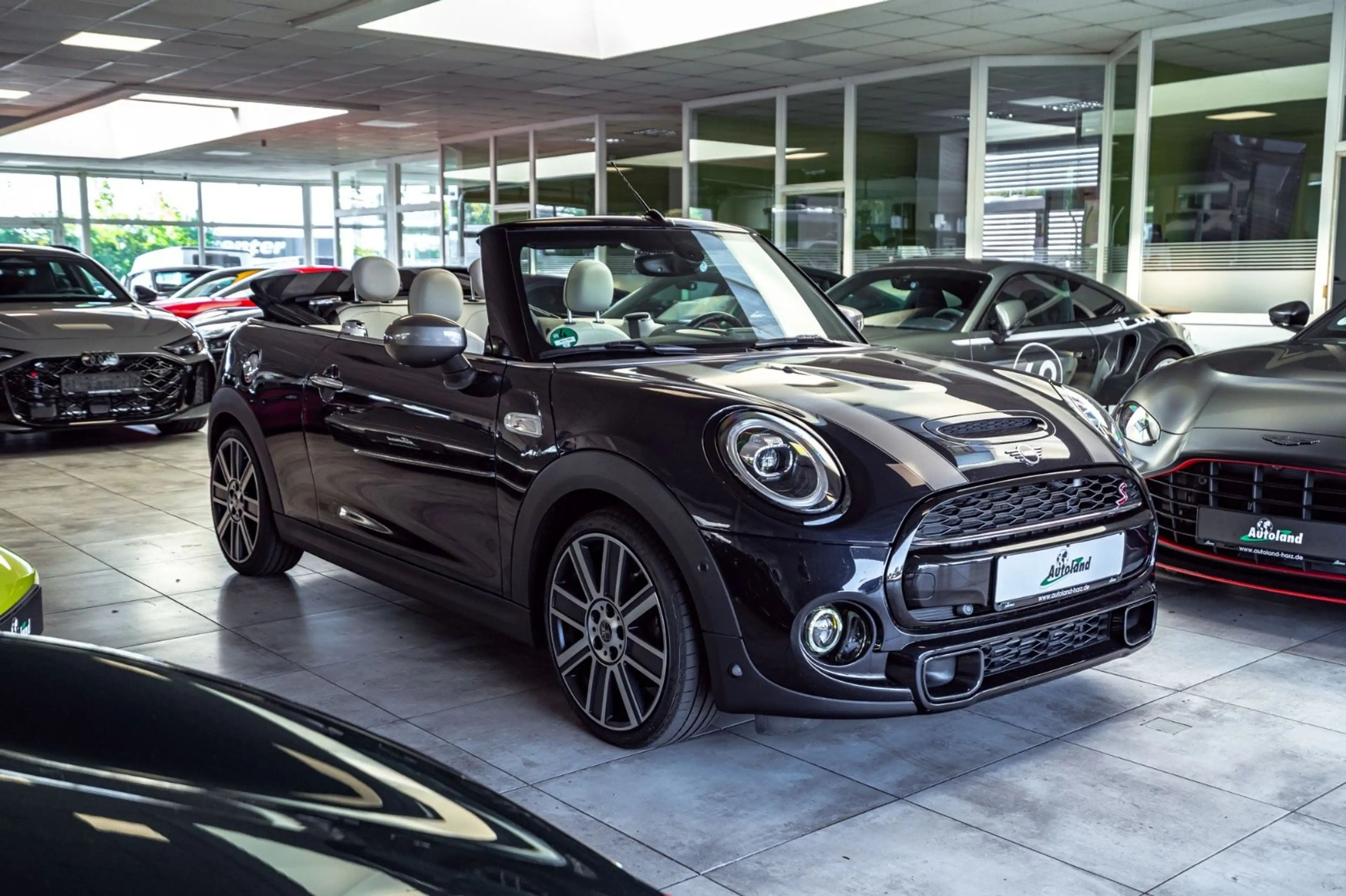 MINI Cooper S Cabrio Mini Cooper S Cabrio*YOURS-TRIM*PDC*NAVI*TOP* — photo 3