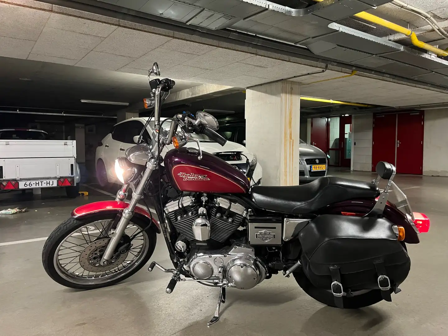 Harley-Davidson 1200 Custom Hugger Piros - 1