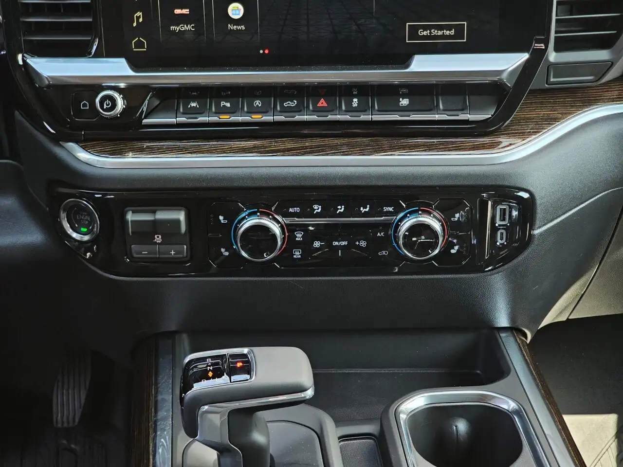 GMC Sierra 1500 снимка GMC Sierra 1500