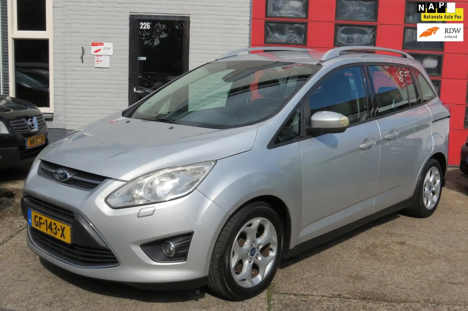 Ford Grand C-Max 1.6 TDCi Lease Titanium , PDC , TREKHAAK. Gris - 1