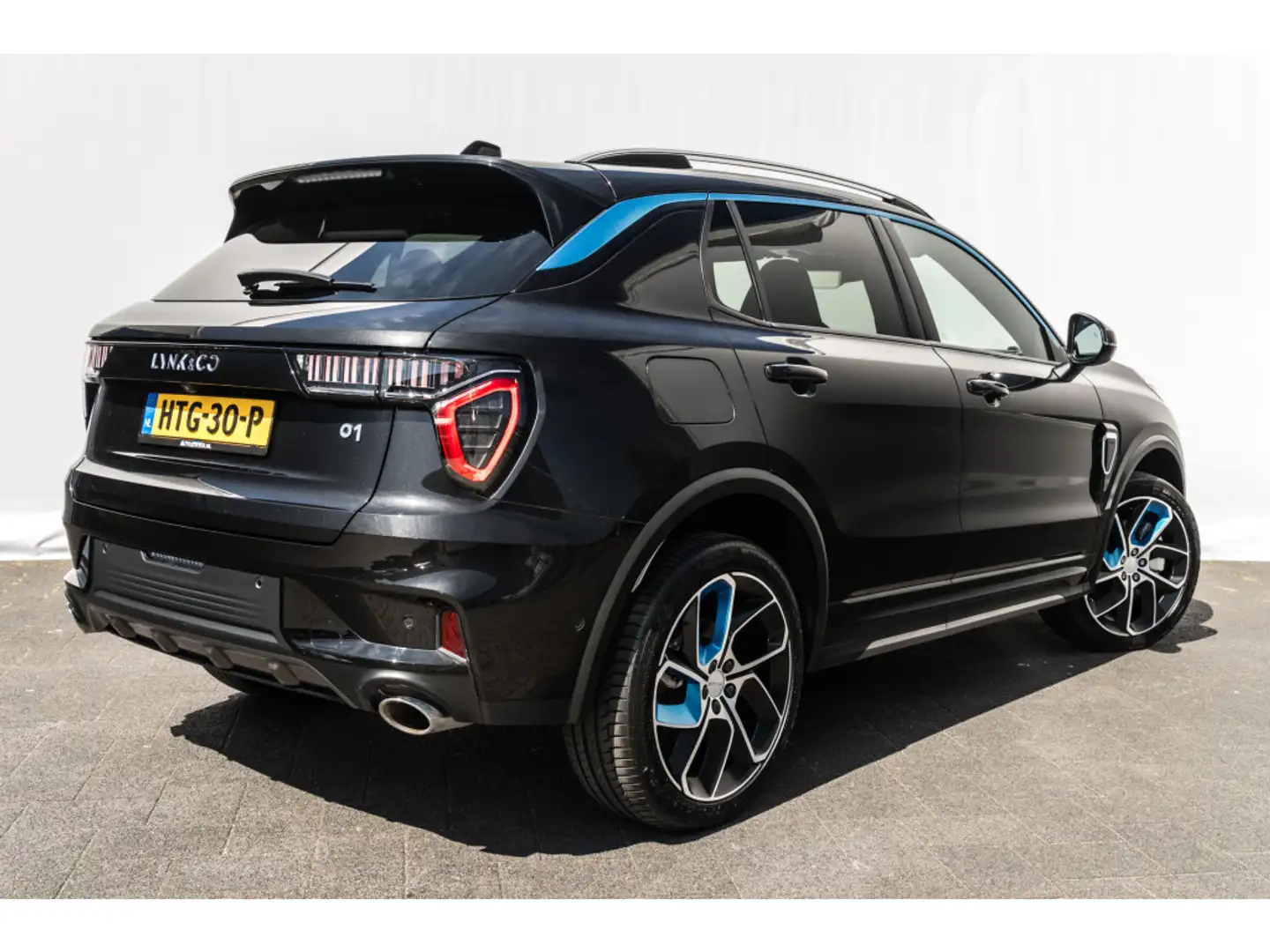 Lynk & Co 01 1.5 Plug-in Hybrid 262 Pk I Modeljaar 2024 I Panor Schwarz - 2