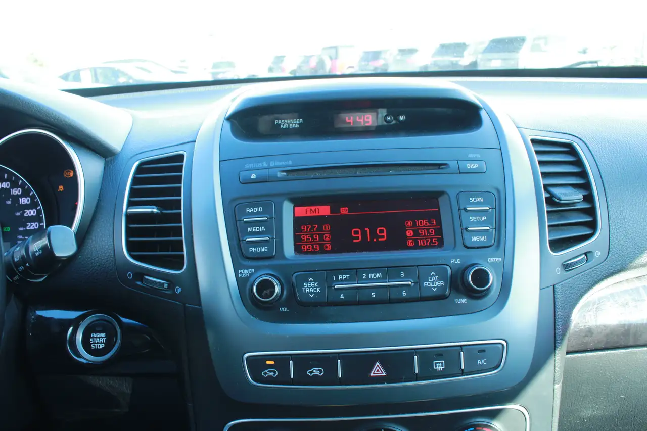 Kia Sorento снимка Kia Sorento