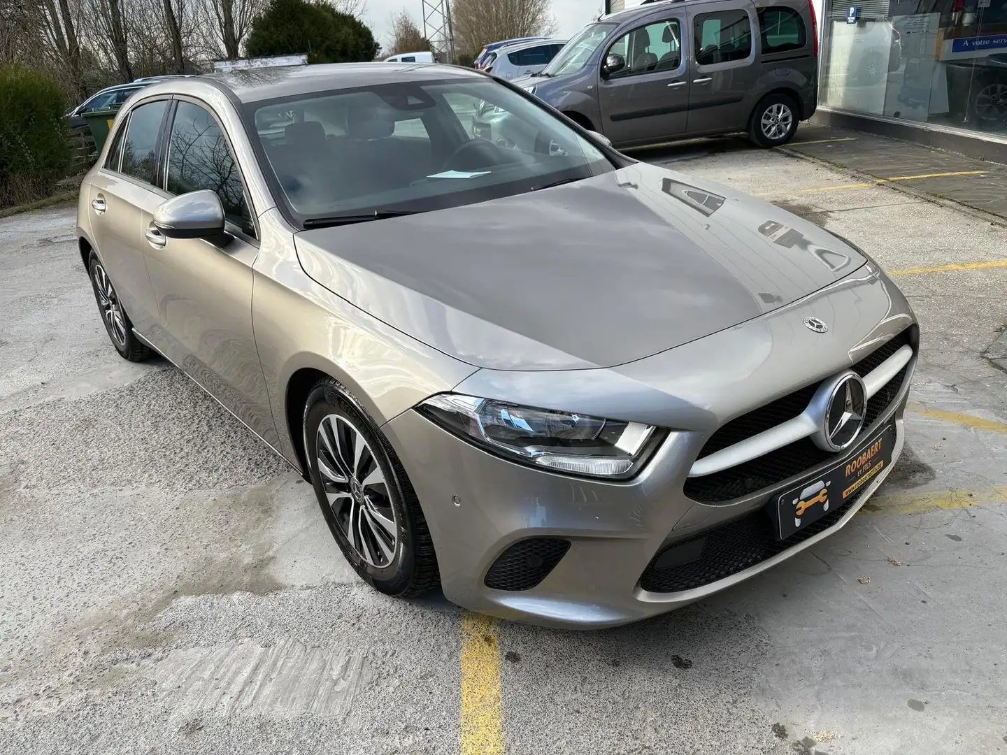 Mercedes-Benz A 180 Business Solution avec 1 an 1/2 d egarantie Silber - 2