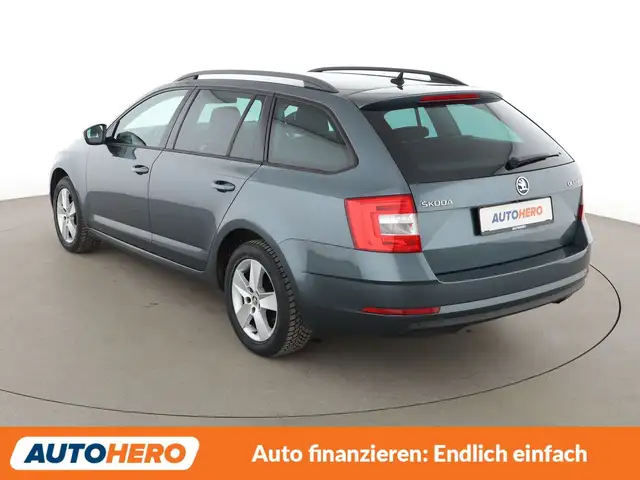 Skoda Octavia view 4