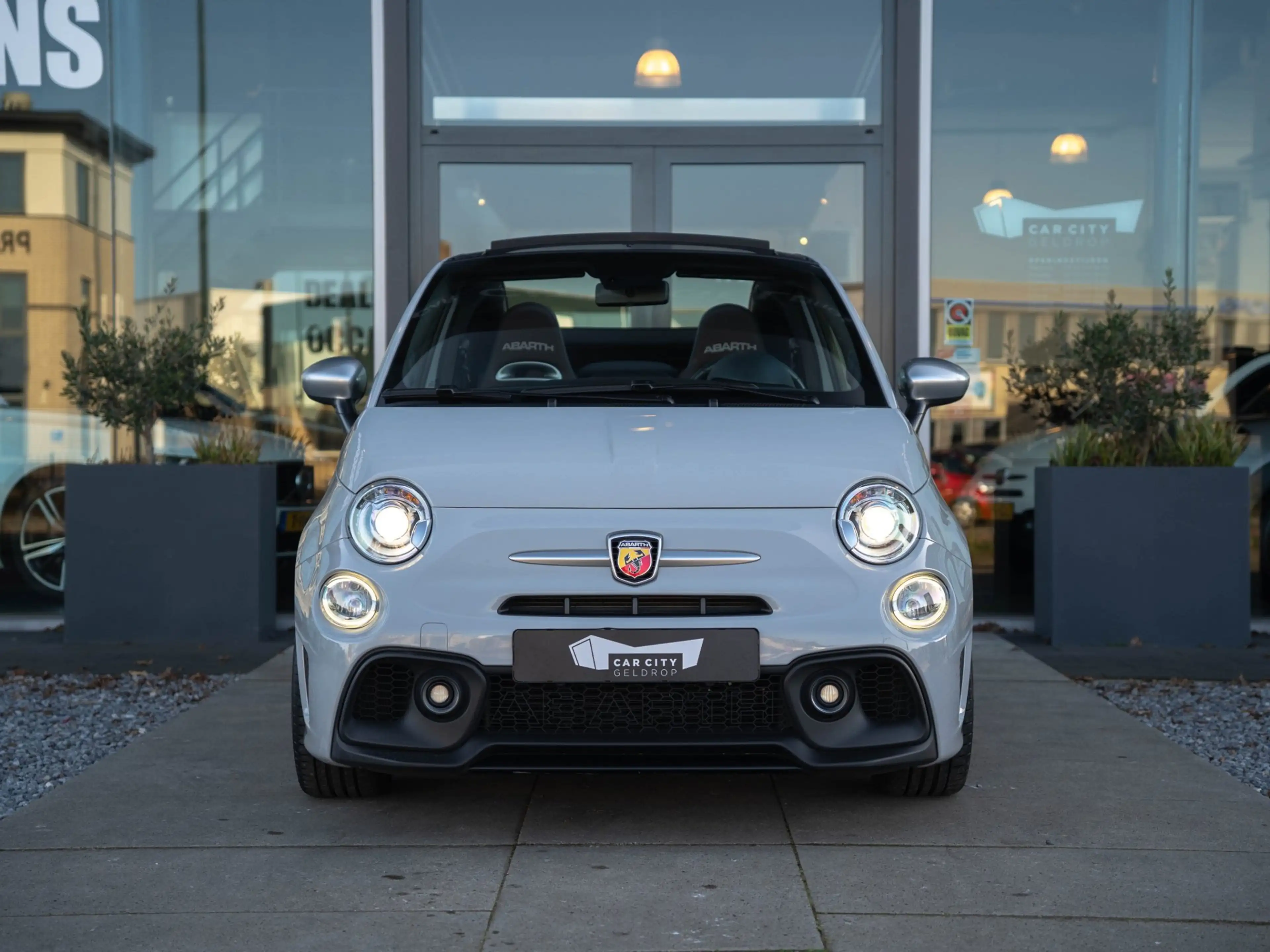 Abarth 595C 1.4 T-Jet 165PK Turismo | Xenon | Beats | Brembo | — photo 2