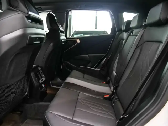 BMW X3 view 11