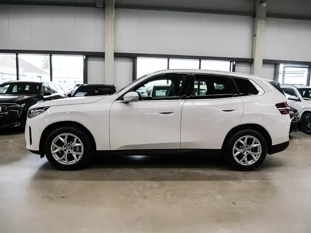 BMW X3 view 4